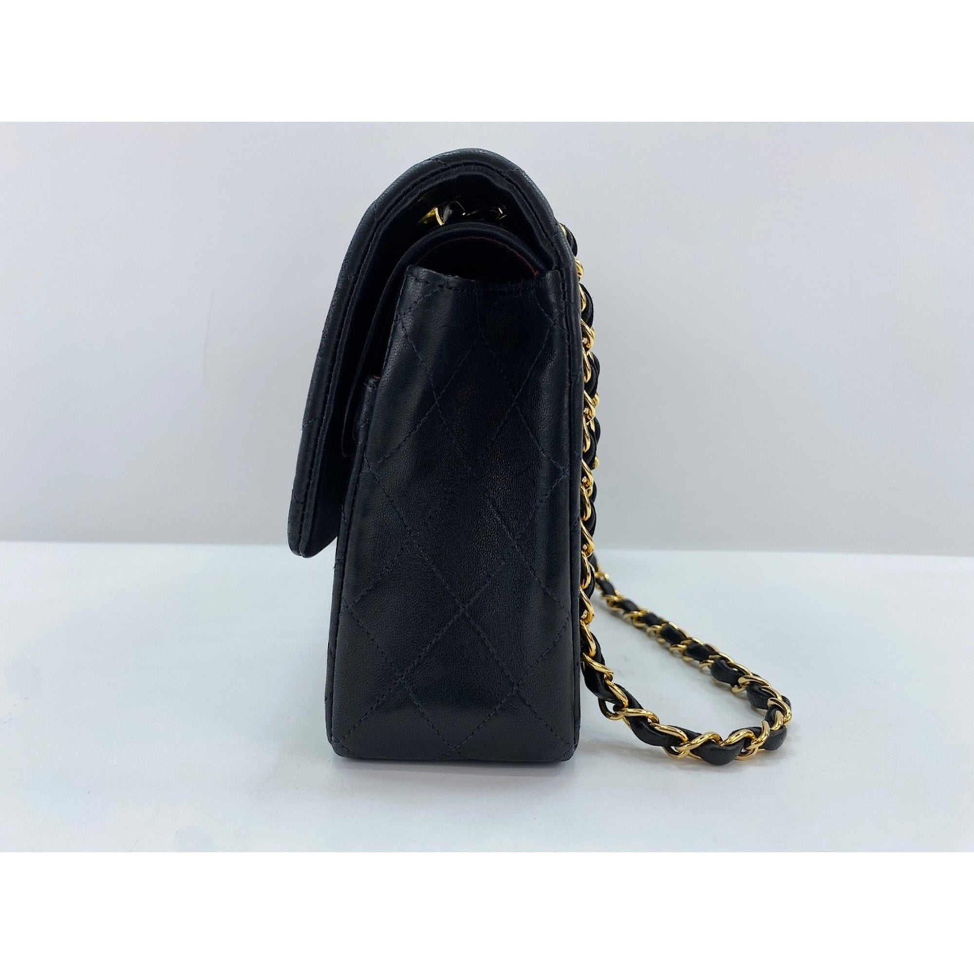Chanel Matelasse Black Shoulder Bag (Pre-Owned)