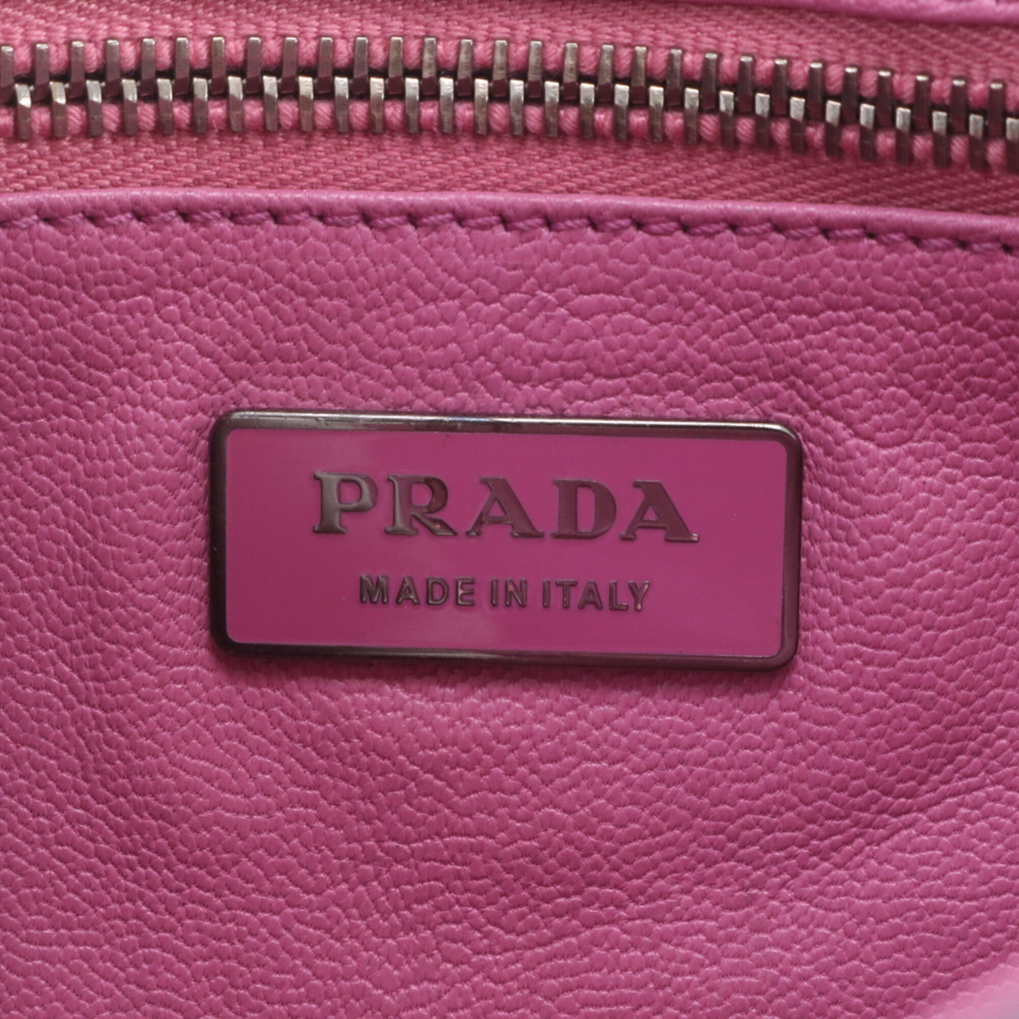 Prada Black Leather Handbag Shoulder Bag (Pre-Owned)