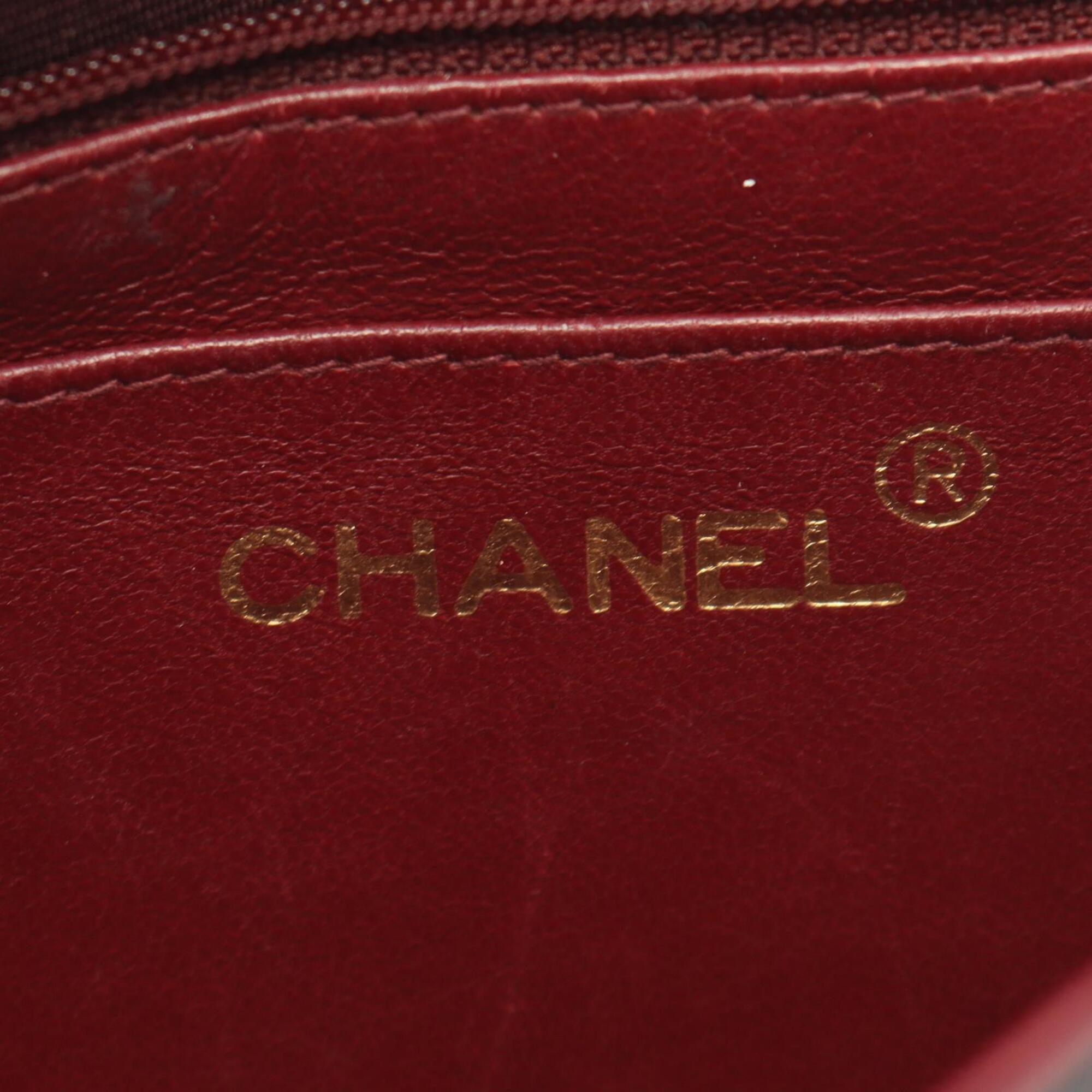Chanel Black Leather Handbag Shoulder Bag (Pre-Owned)