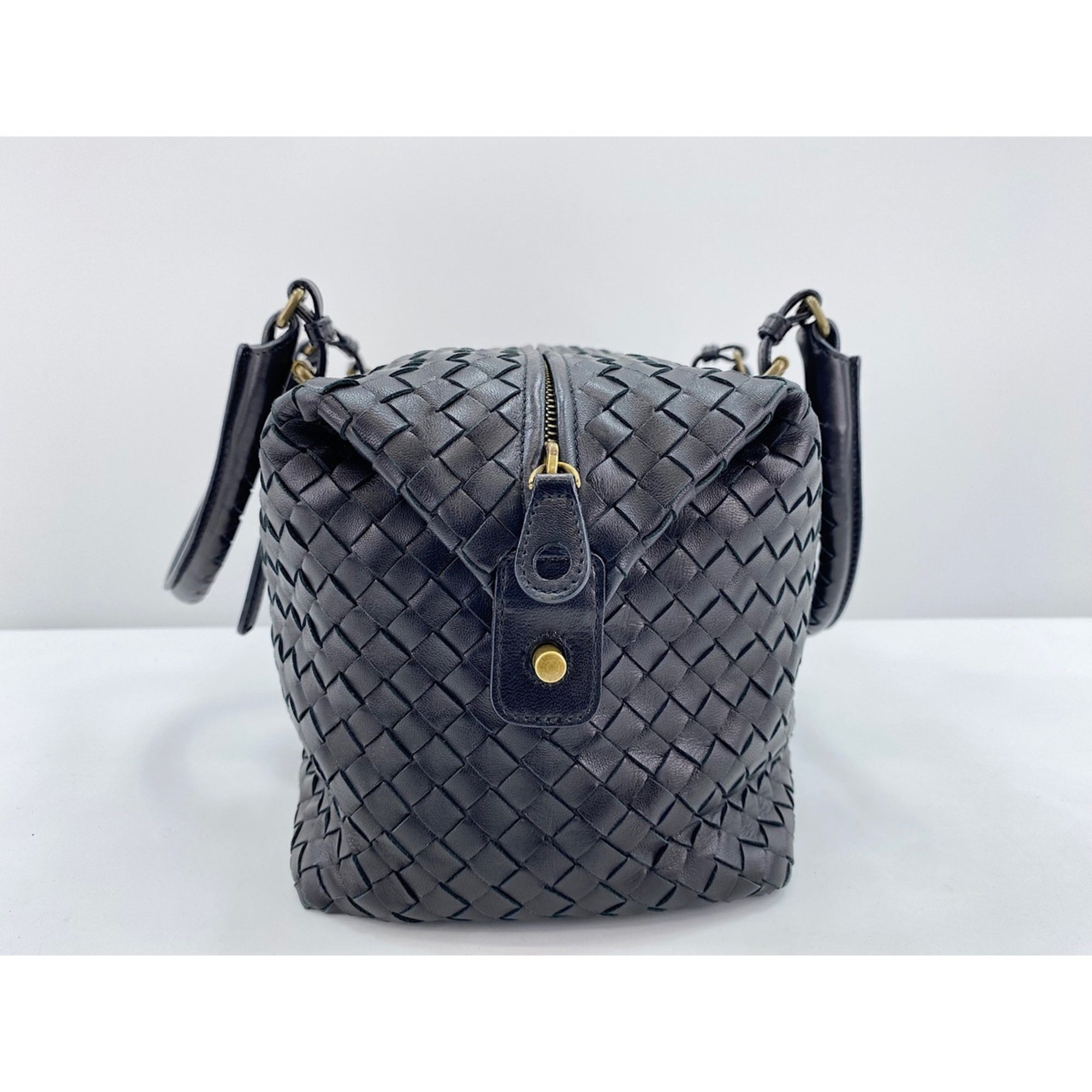 Bottega Veneta Black Boston Bag Handbag (Pre-Owned)