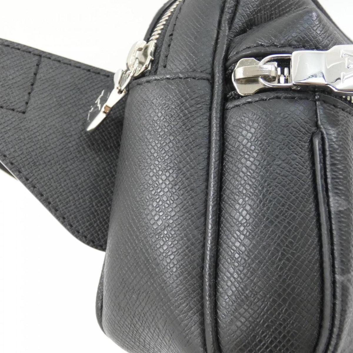 Louis Vuitton Black Coated Canvas Shoulder Bag (Pre-Owned)