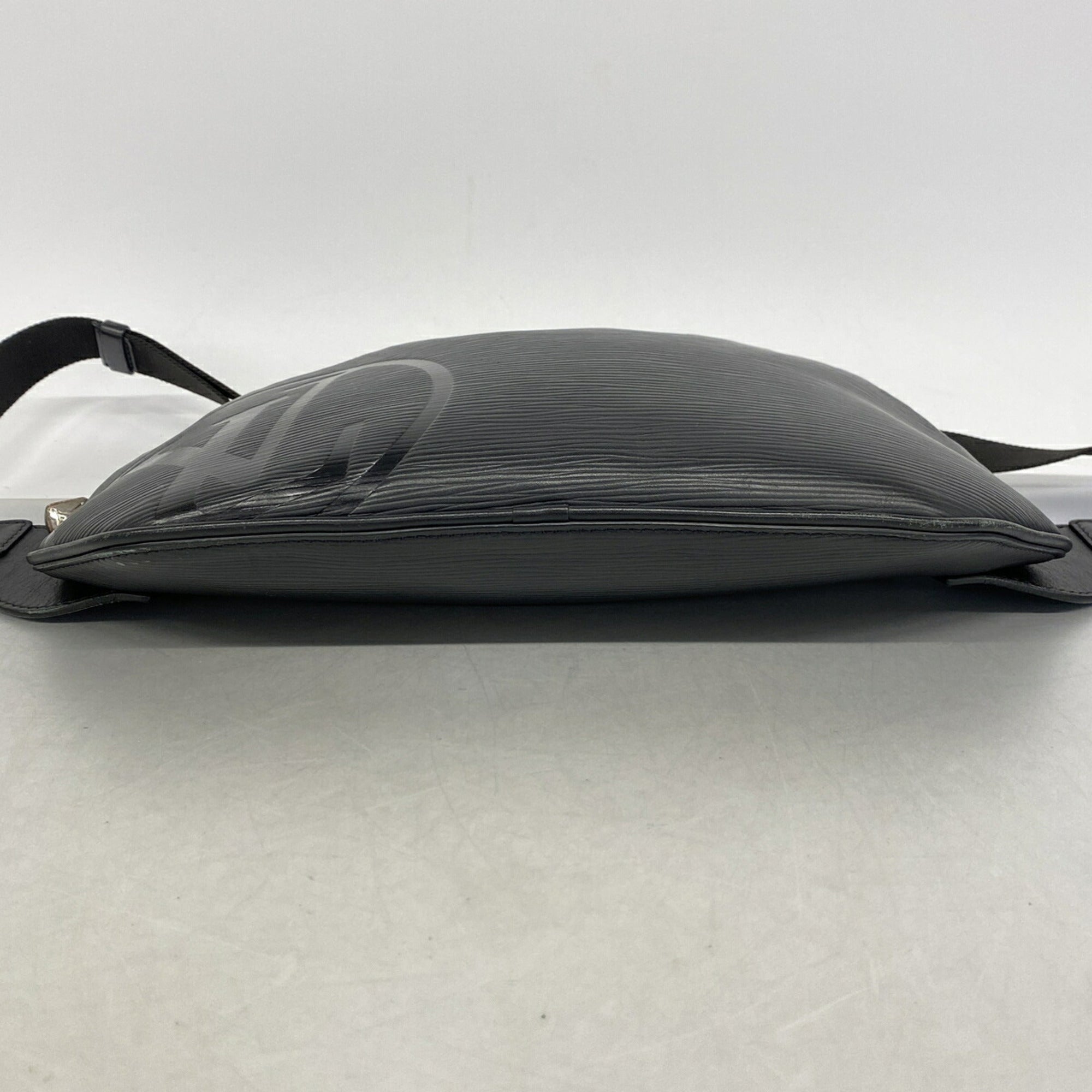 Louis Vuitton Noir Sling Bag (Pre-Owned)