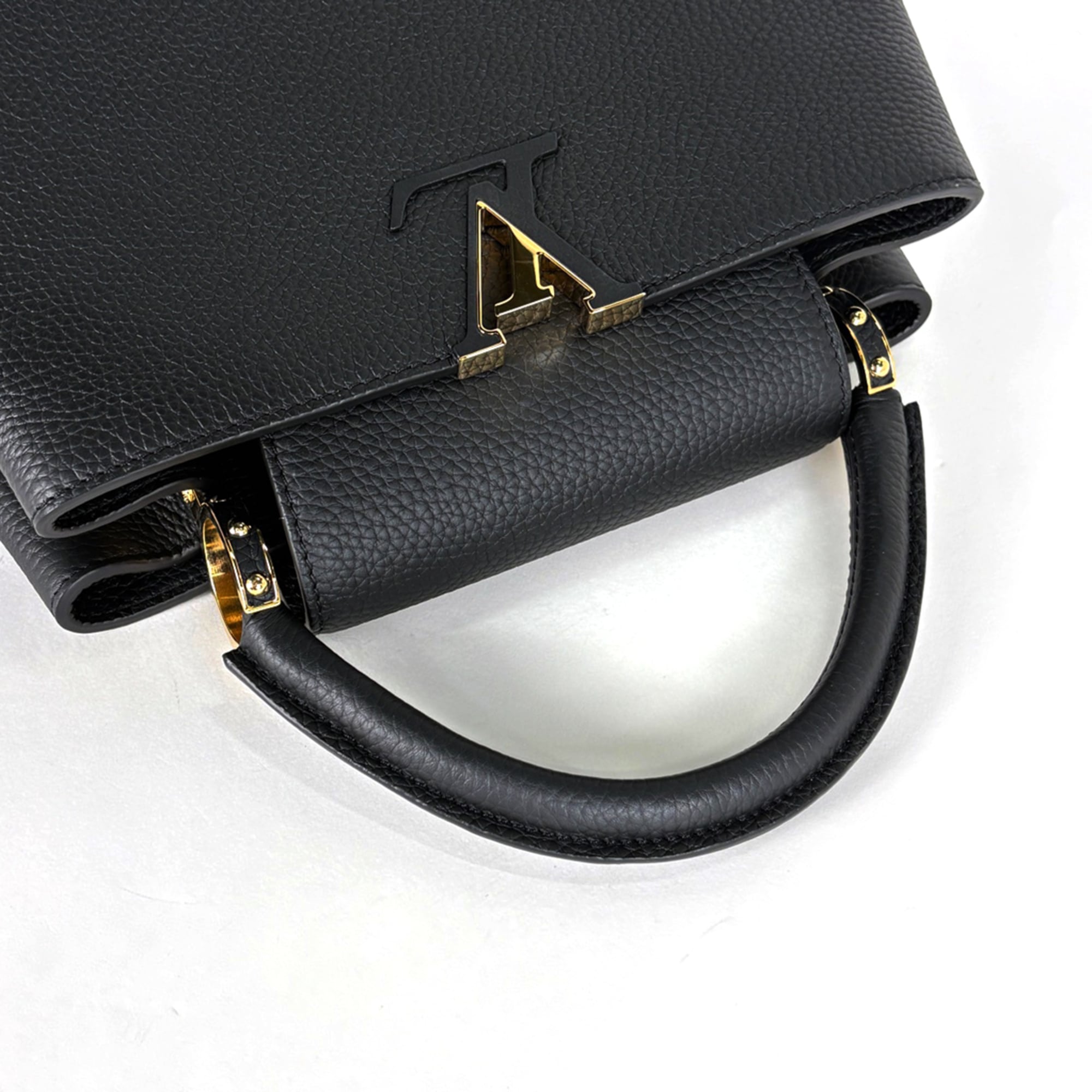 Louis Vuitton Black Noir Leather Handbag Shoulder Bag (Pre-Owned)