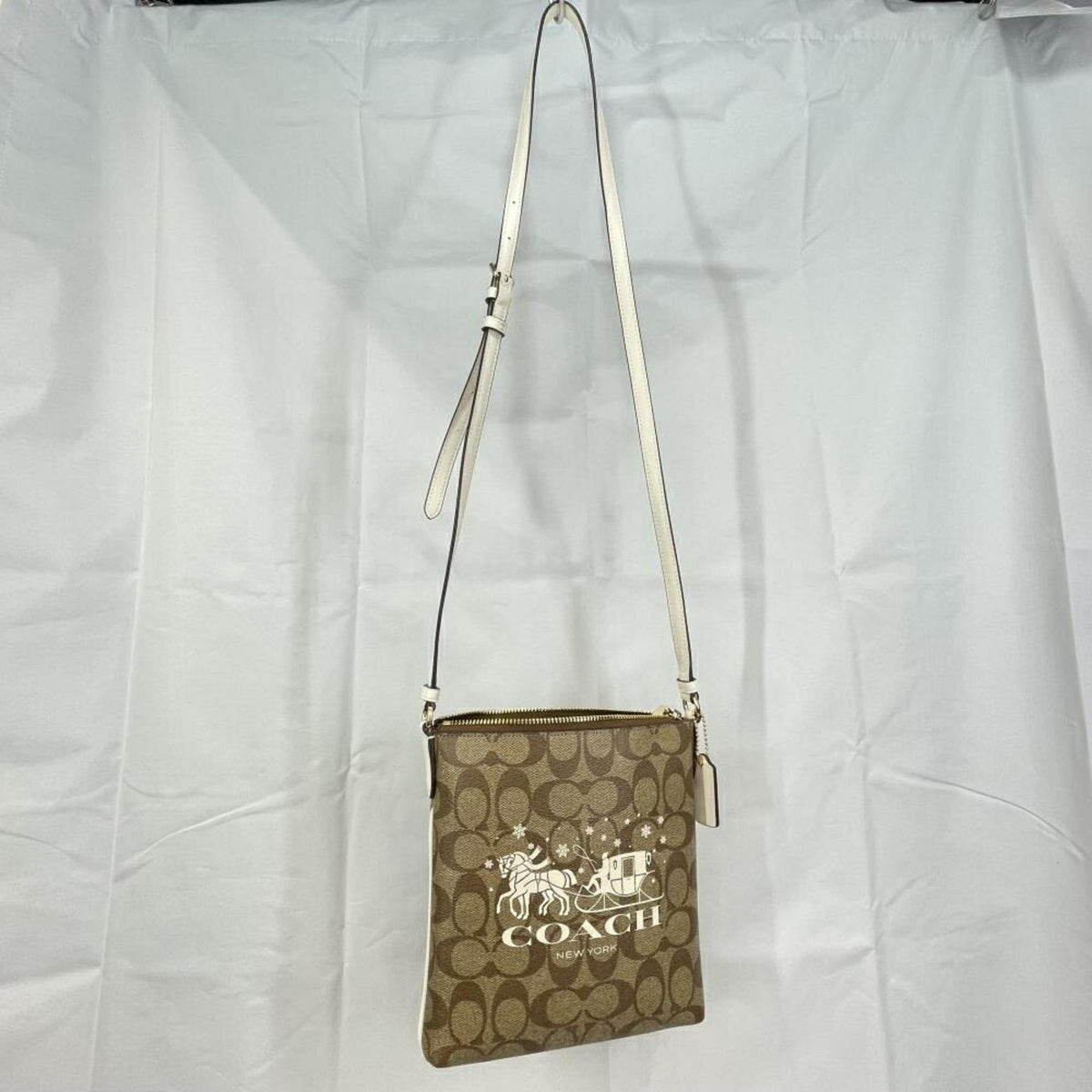 Coach Beige Shoulder Bag (Pre-Owned)