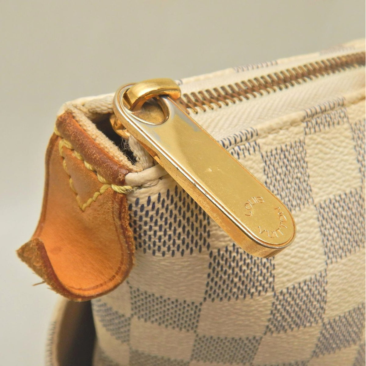 Louis Vuitton Azur White Damier Azur Tote Bag (Pre-Owned)