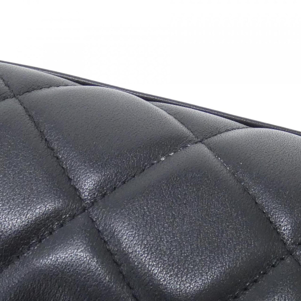 Chanel Black Leather Handbag (Pre-Owned)