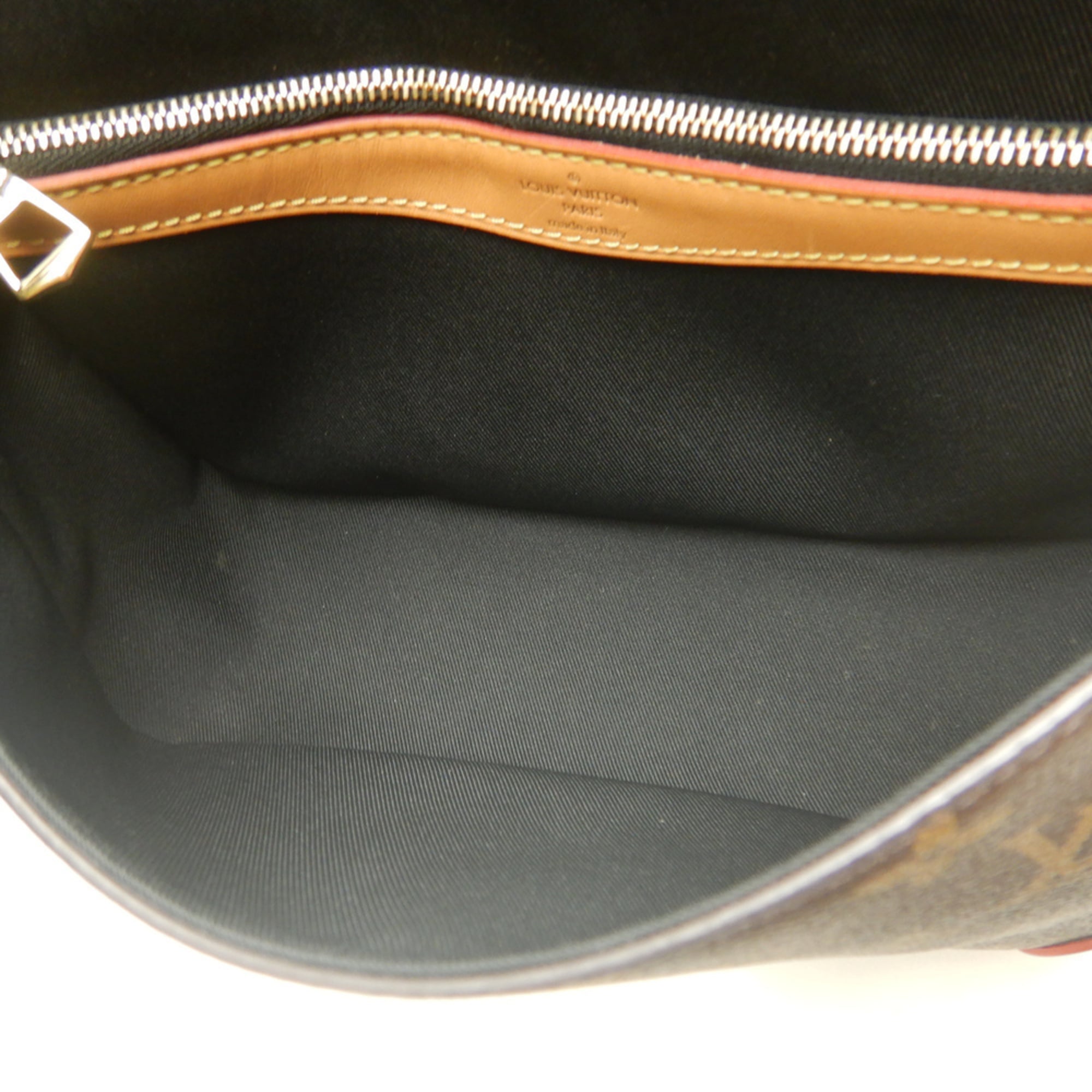 Louis Vuitton Brown Monogram Canvas Shoulder Bag (Pre-Owned)