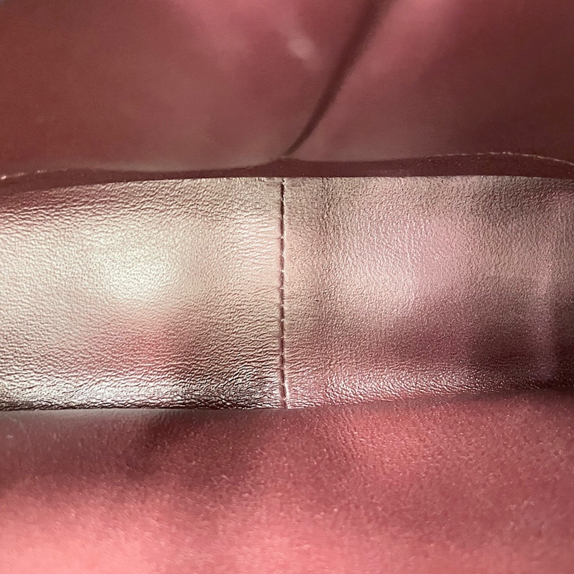 Chanel Beige Shoulder Bag (Pre-Owned)