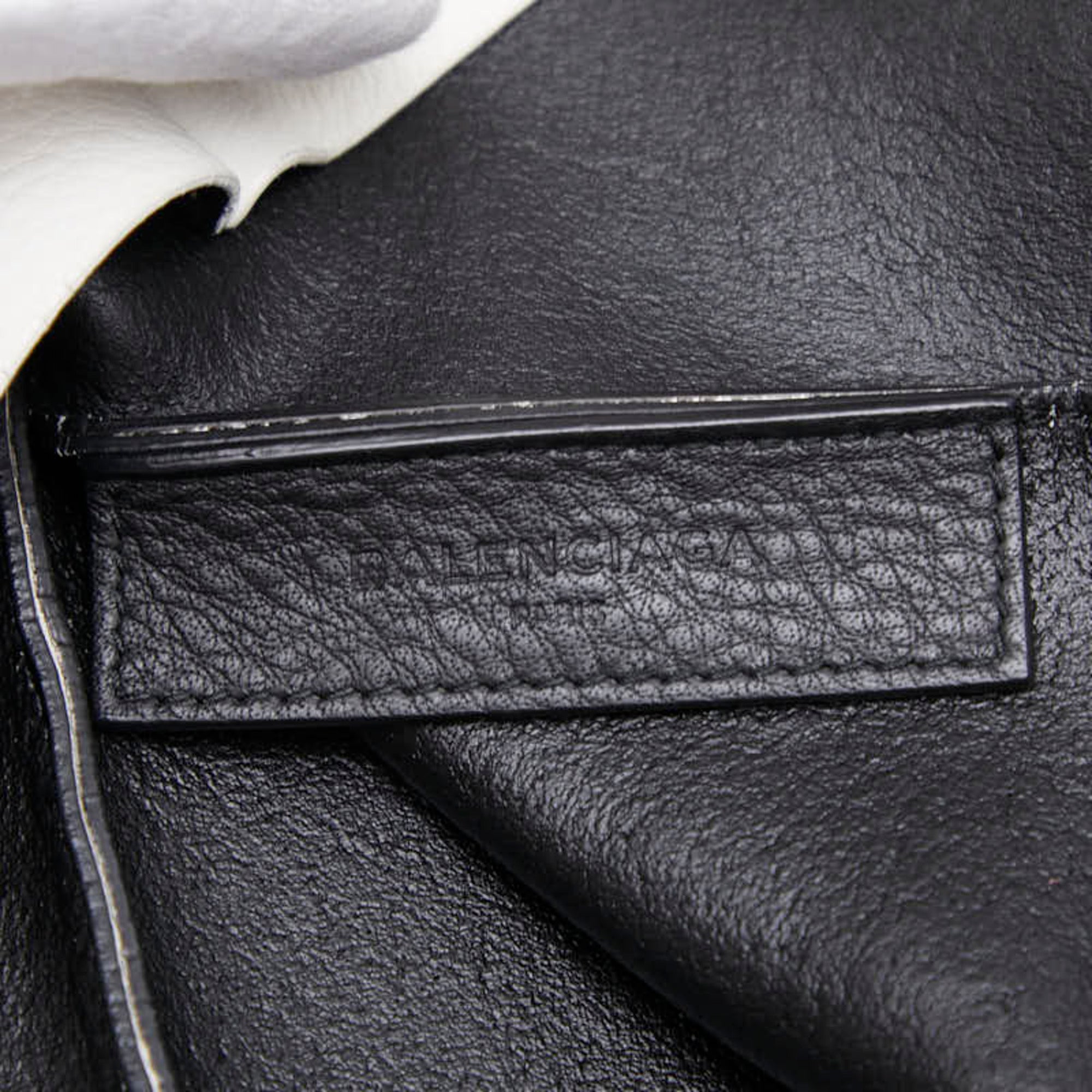 Balenciaga White Leather Shoulder Bag Tote Bag (Pre-Owned)