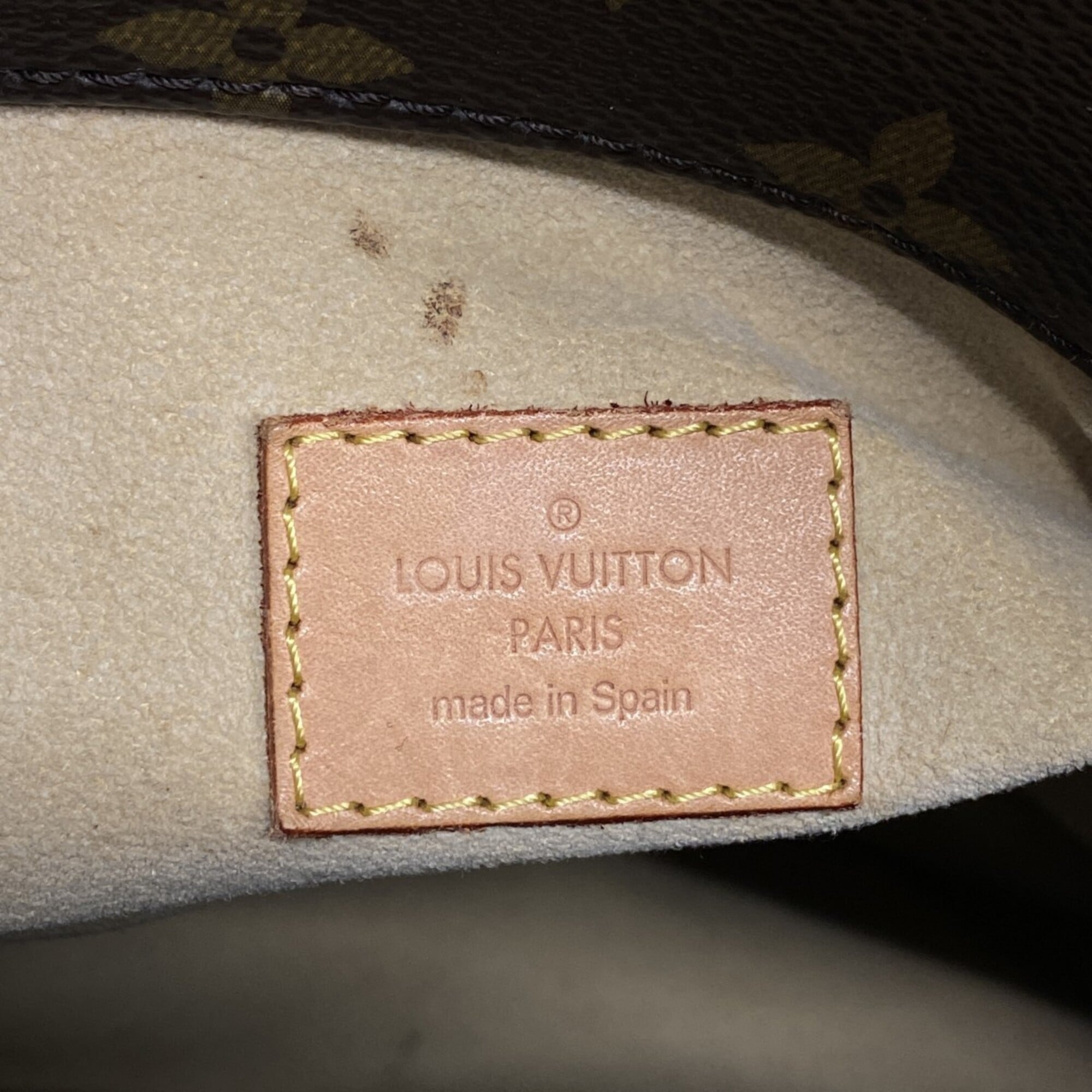 Louis Vuitton Brown Shoulder Bag (Pre-Owned)