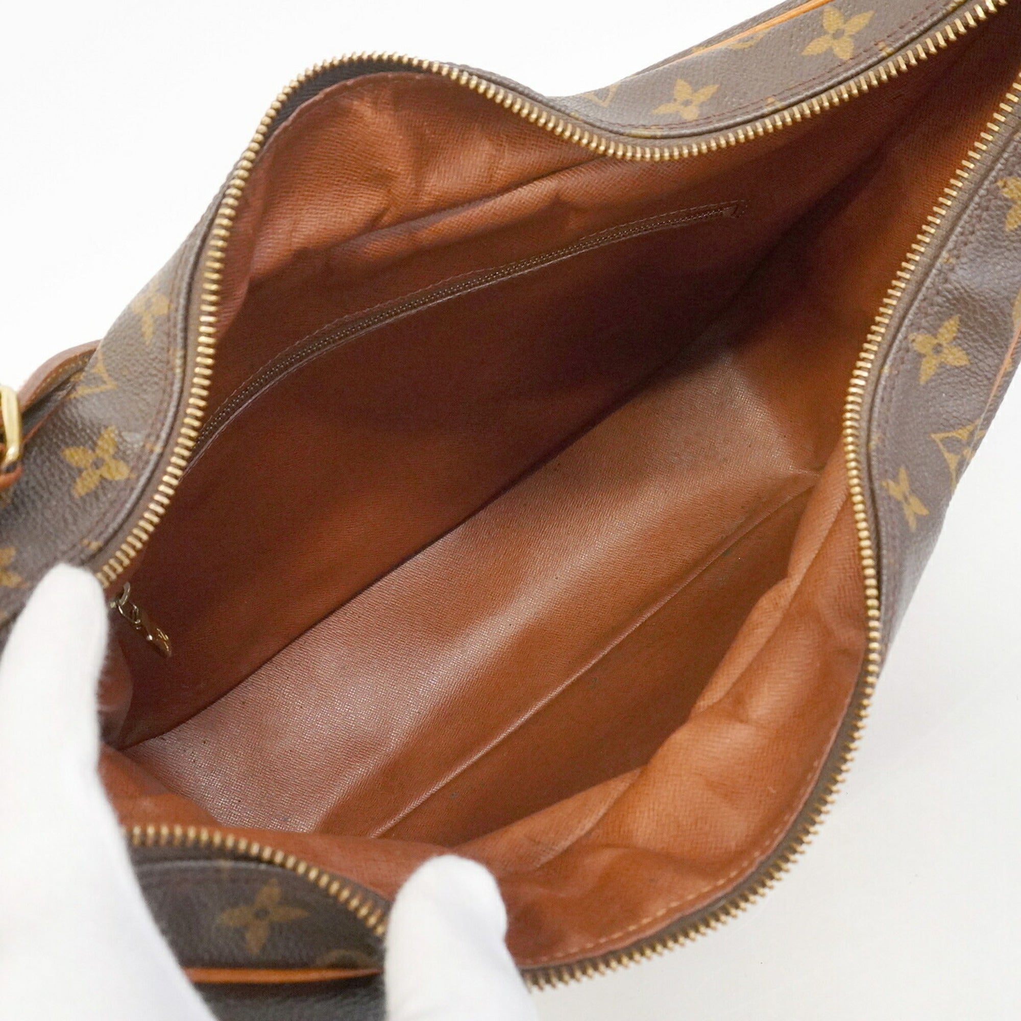 Louis Vuitton Brown Shoulder Bag (Pre-Owned)
