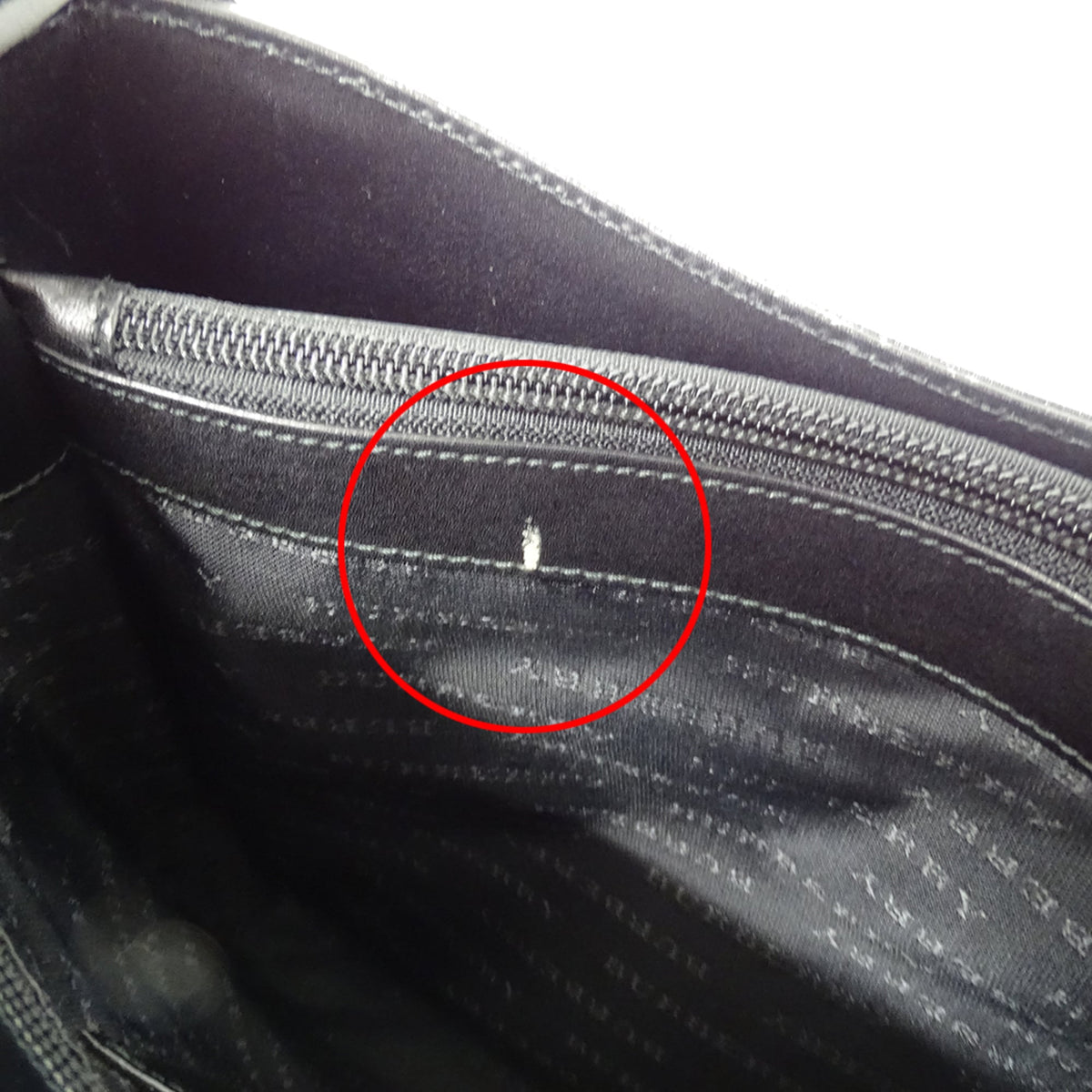 Burberry Black Leather Shoulder Bag (Pre-Owned)