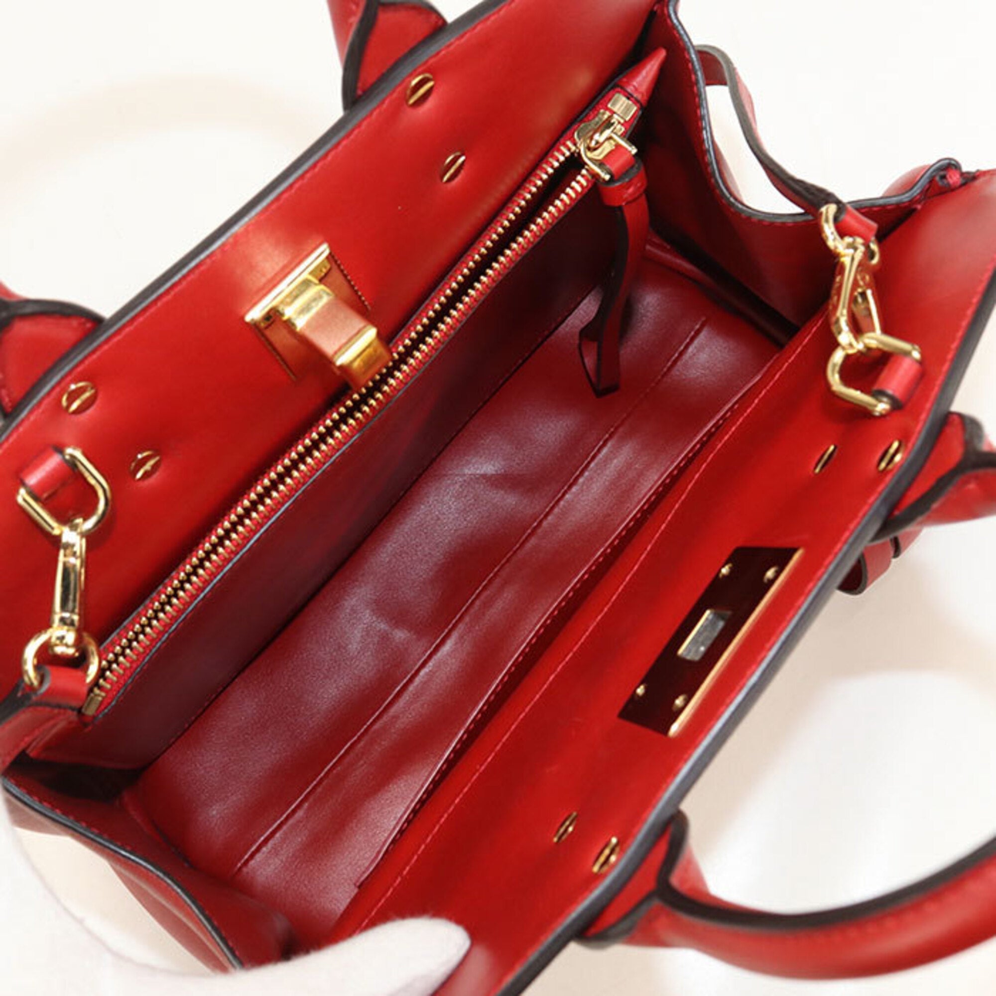 Salvatore Ferragamo Red Color Leather Tote Bag (Pre-Owned)