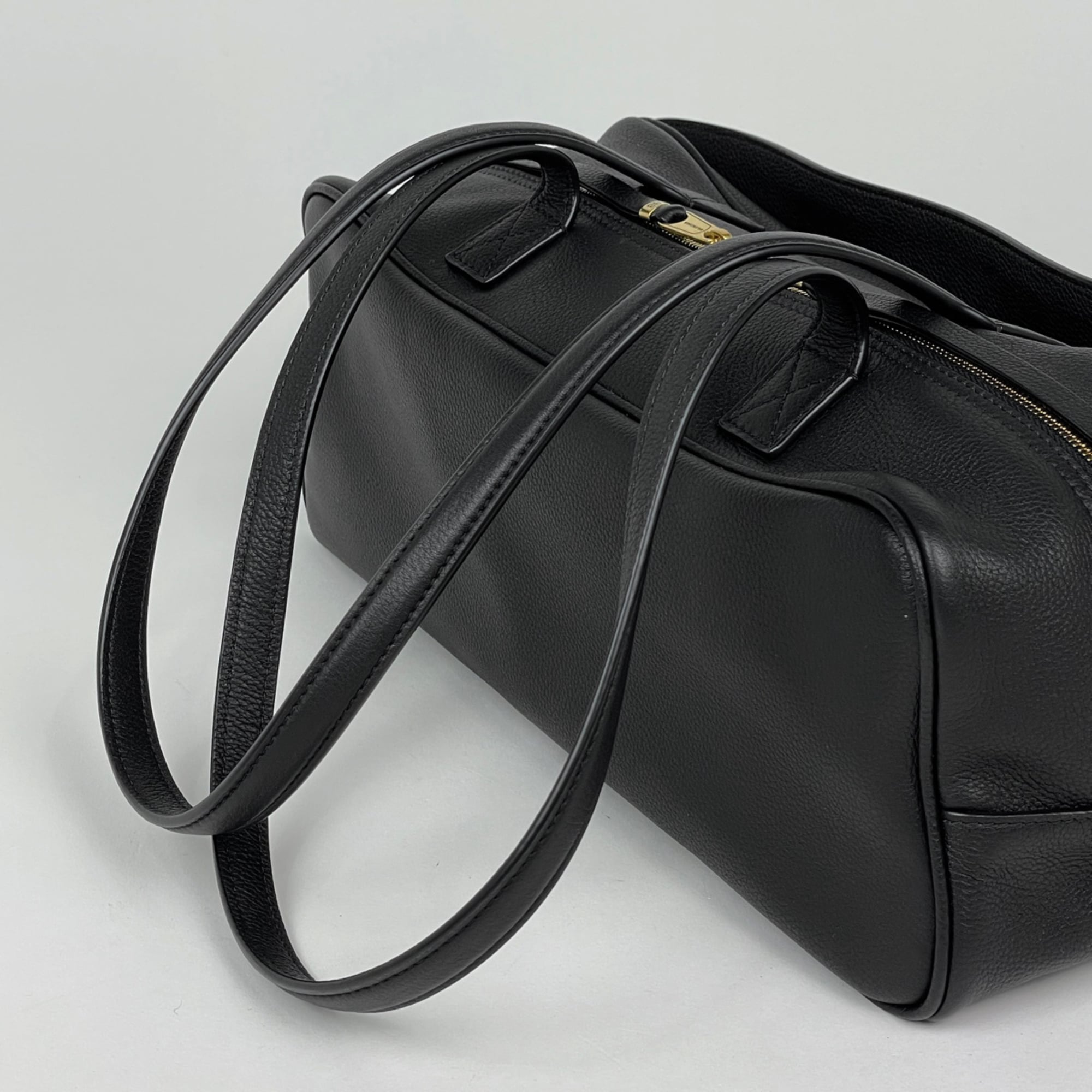 Balenciaga Black Leather Shoulder Bag (Pre-Owned)