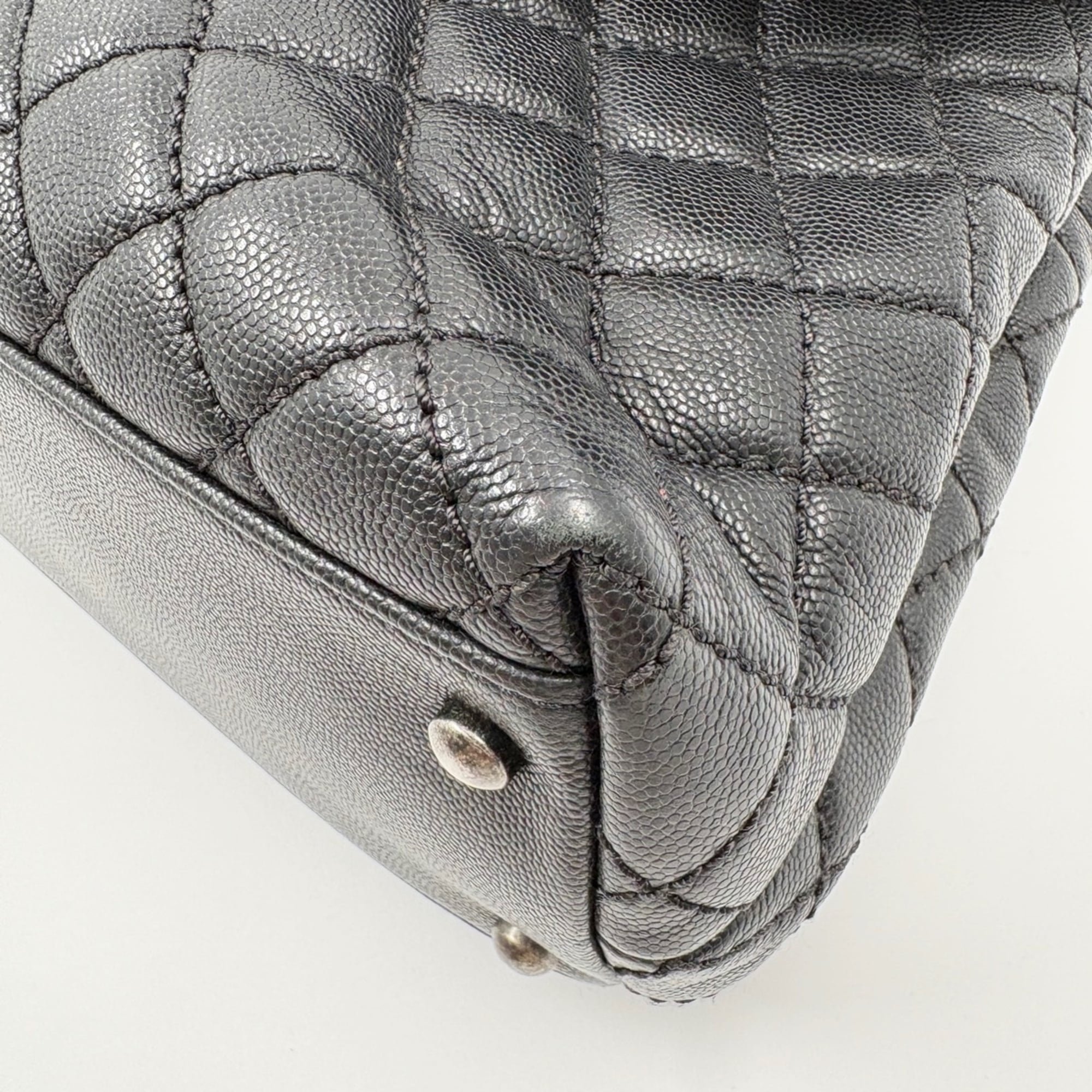 Chanel Matelasse Black Handbag (Pre-Owned)