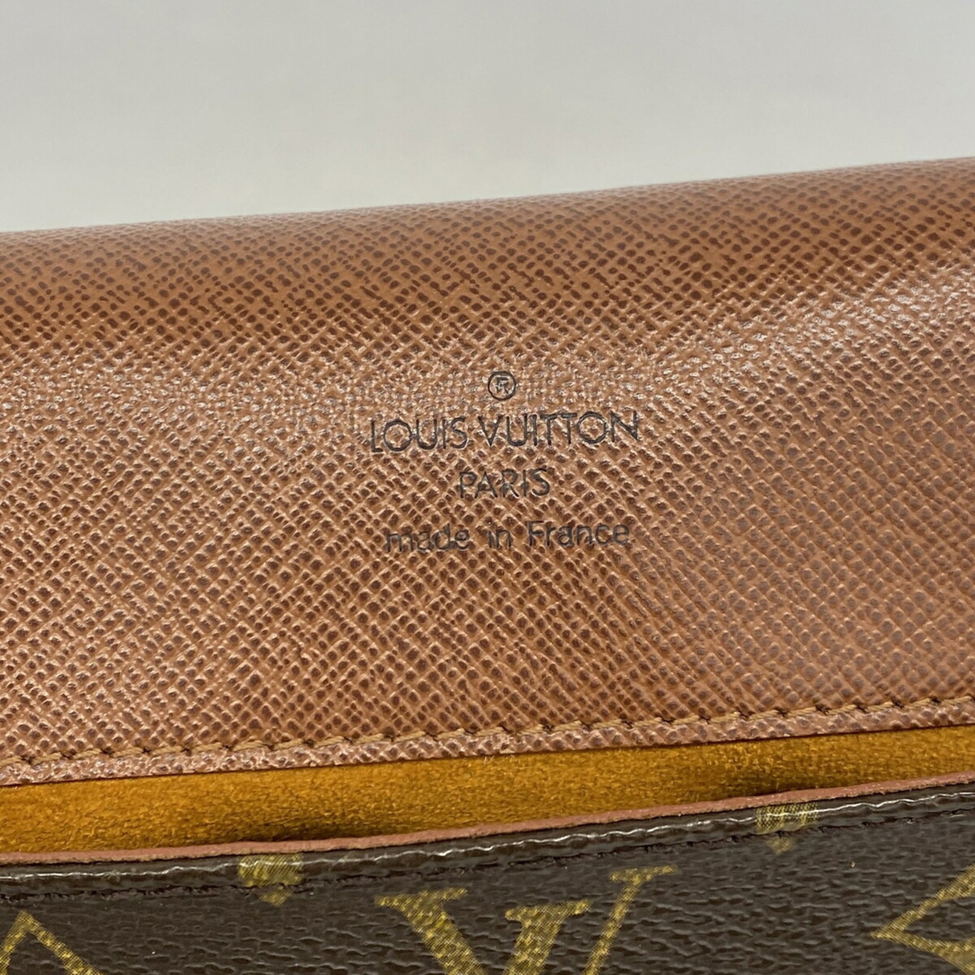 Louis Vuitton Brown Shoulder Bag (Pre-Owned)