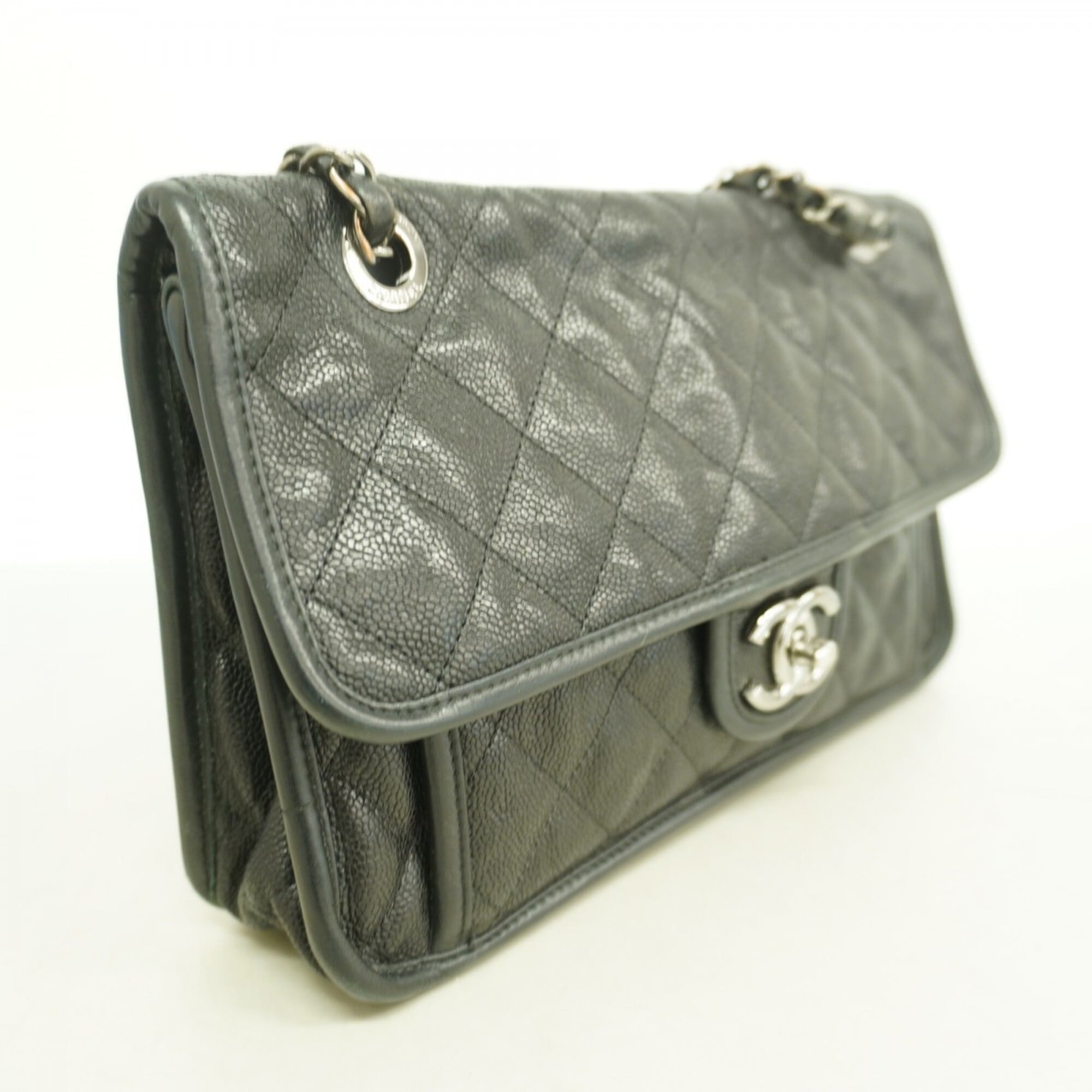 Chanel Black Grained Calfskin Shoulder Bag (Pre-Owned)