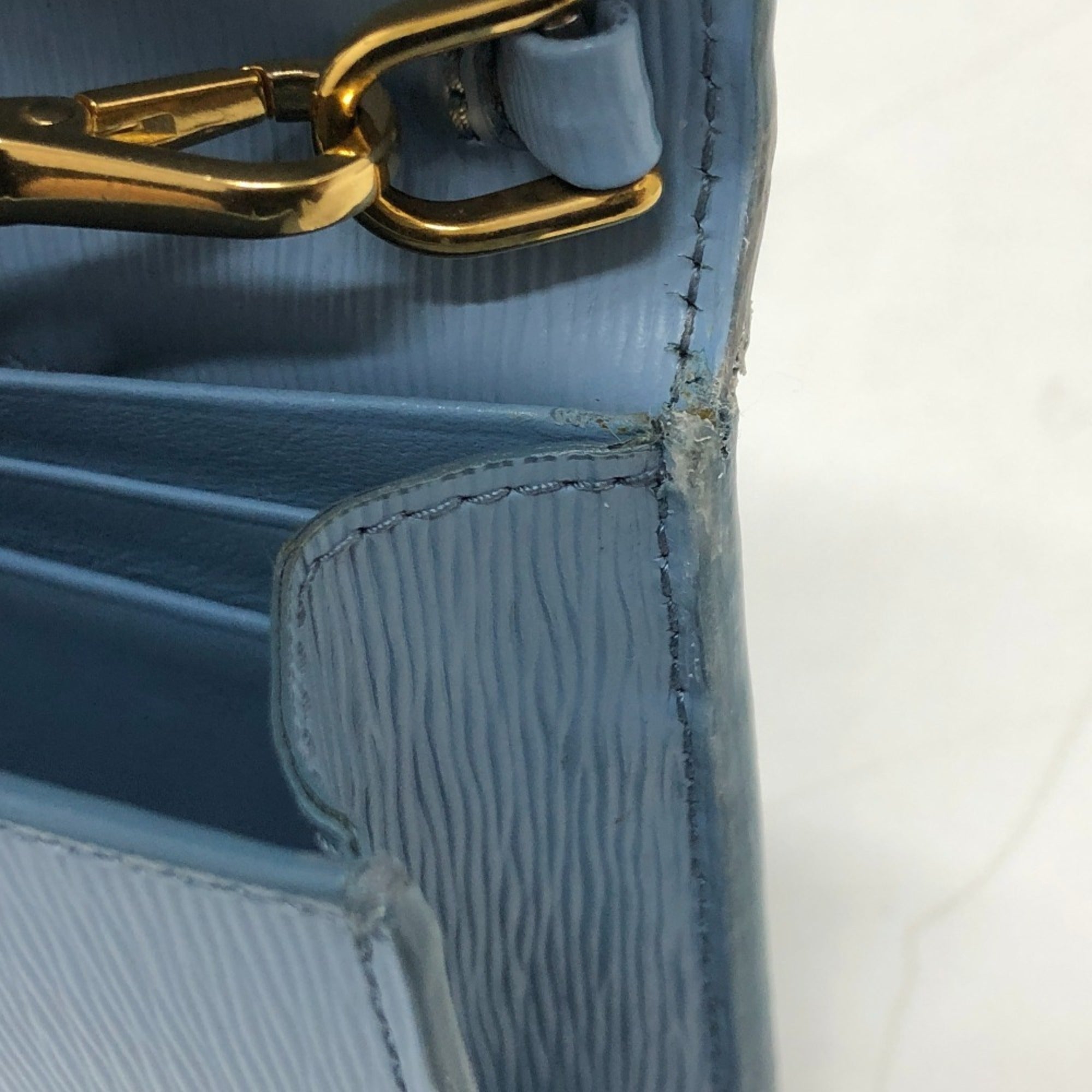 Prada Blue Leather Shoulder Bag (Pre-Owned)