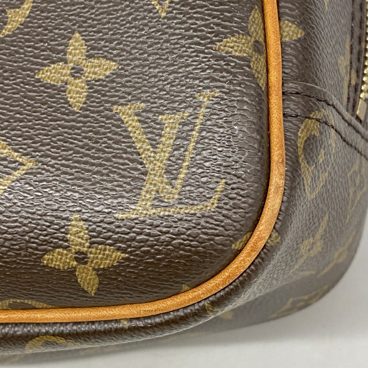 Louis Vuitton Brown Handbag (Pre-Owned)