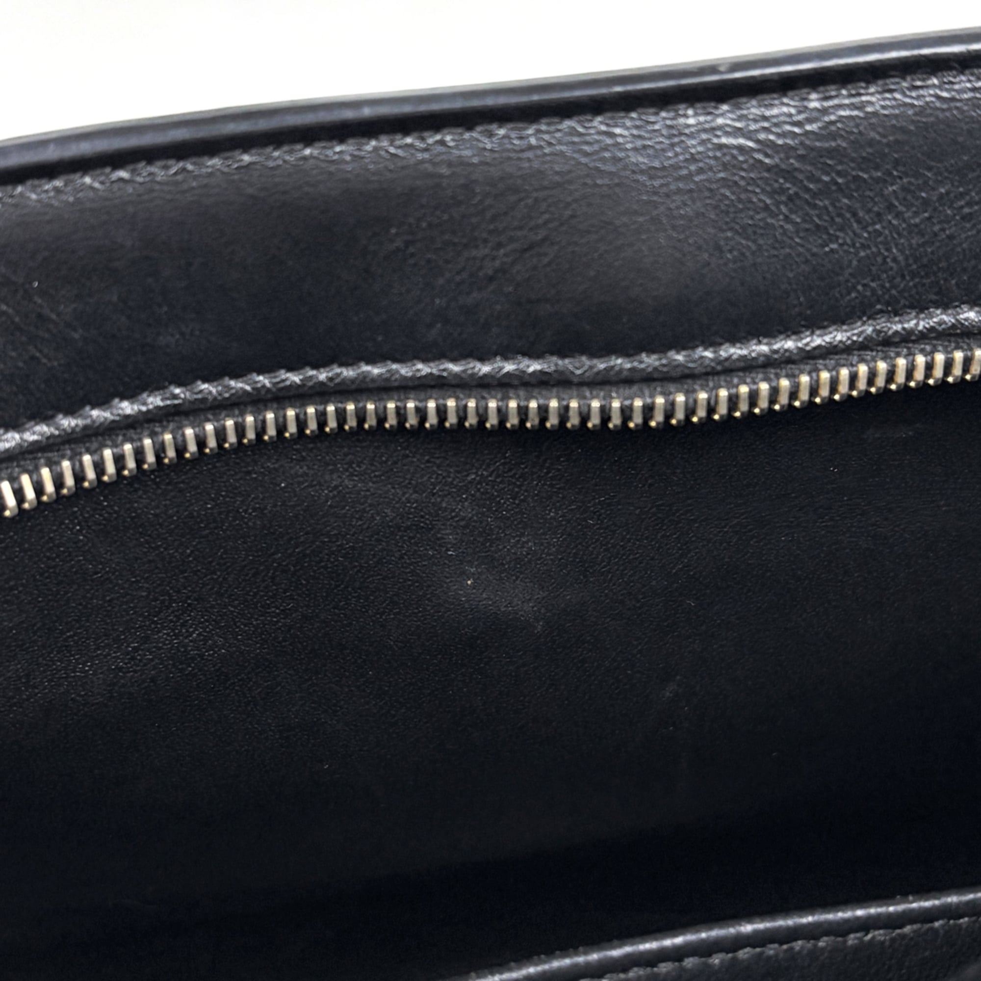 Yves Saint Laurent Black Leather Handbag (Pre-Owned)
