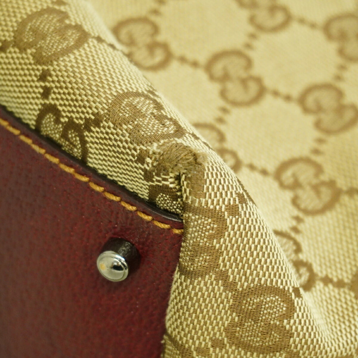 Gucci Beige Bordeaux Canvas Handbag (Pre-Owned)