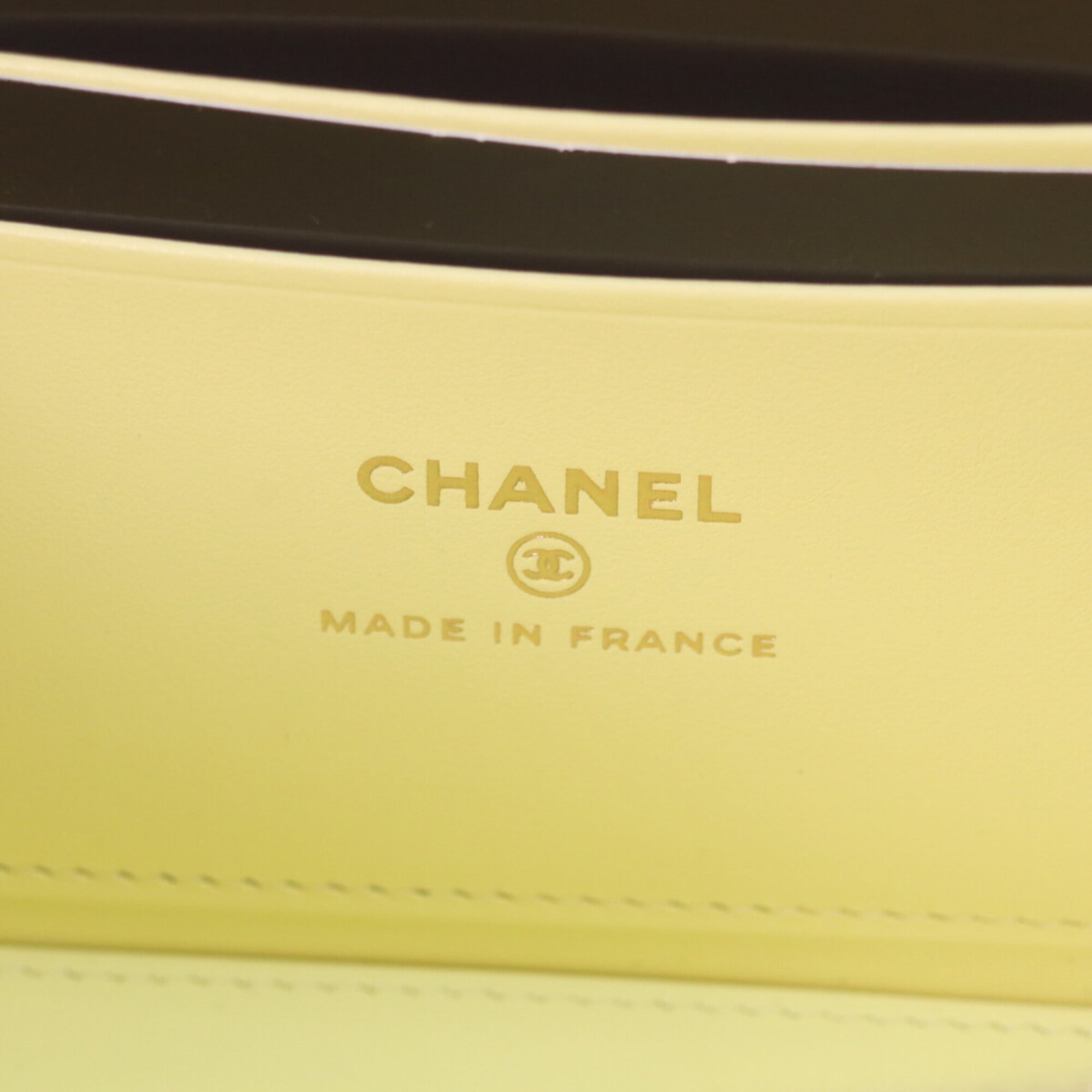 Chanel Matelasse Yellow Grained Calfskin Shoulder Bag (Pre-Owned)