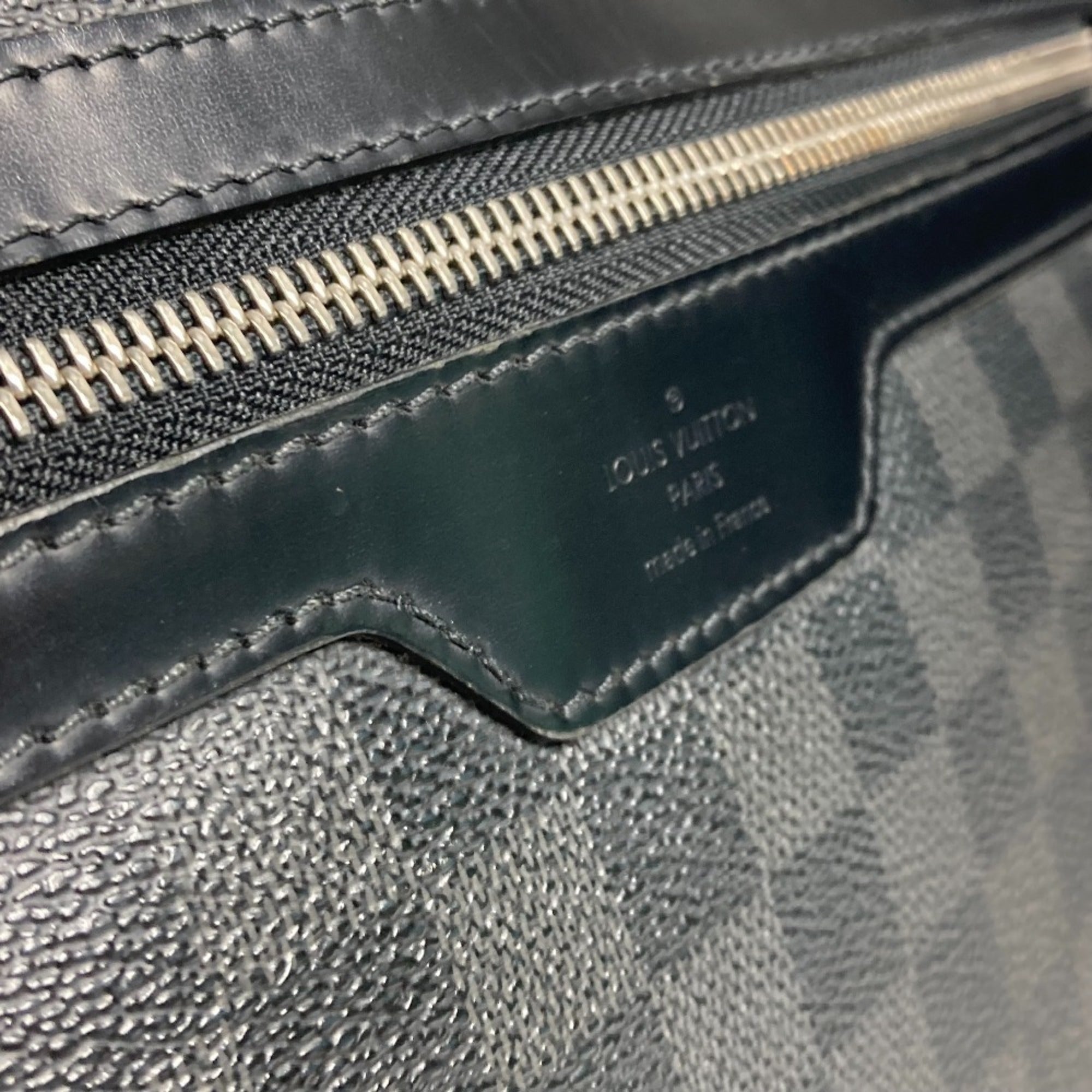 Louis Vuitton Black Damier Graphite Shoulder Bag (Pre-Owned)