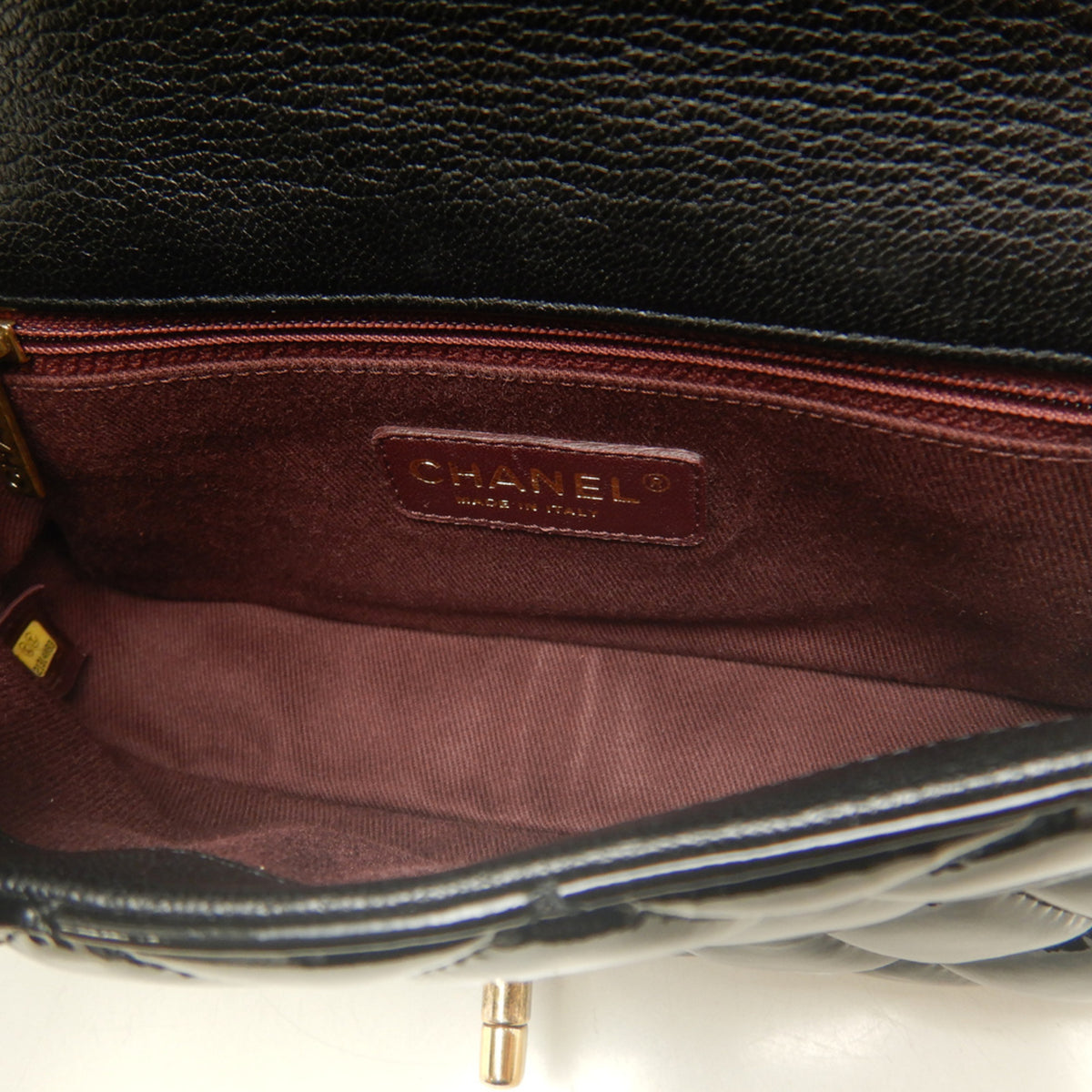 Chanel Matelasse Black Patent Leather Shoulder Bag (Pre-Owned)