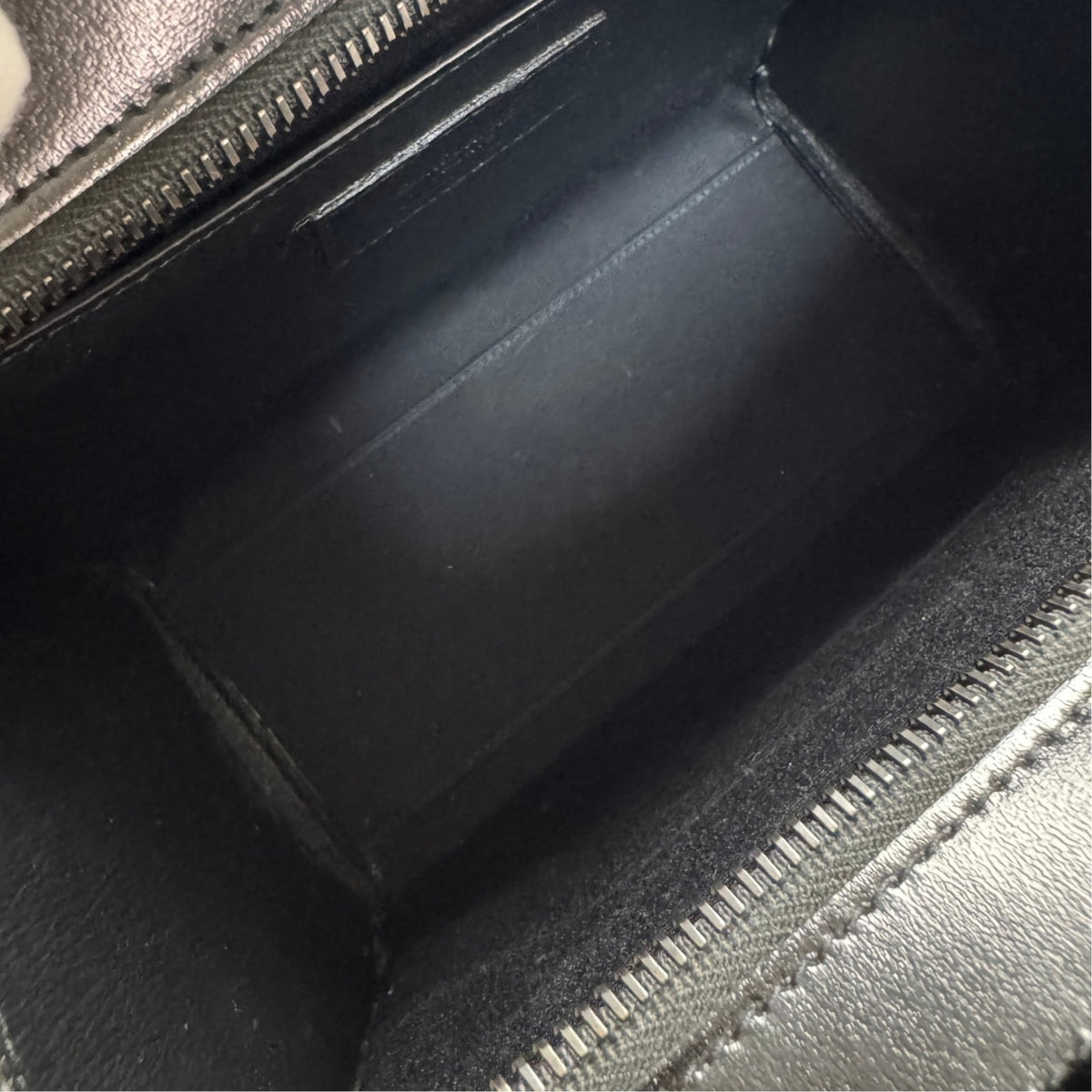 Saint Laurent Black Leather Handbag Shoulder Bag (Pre-Owned)