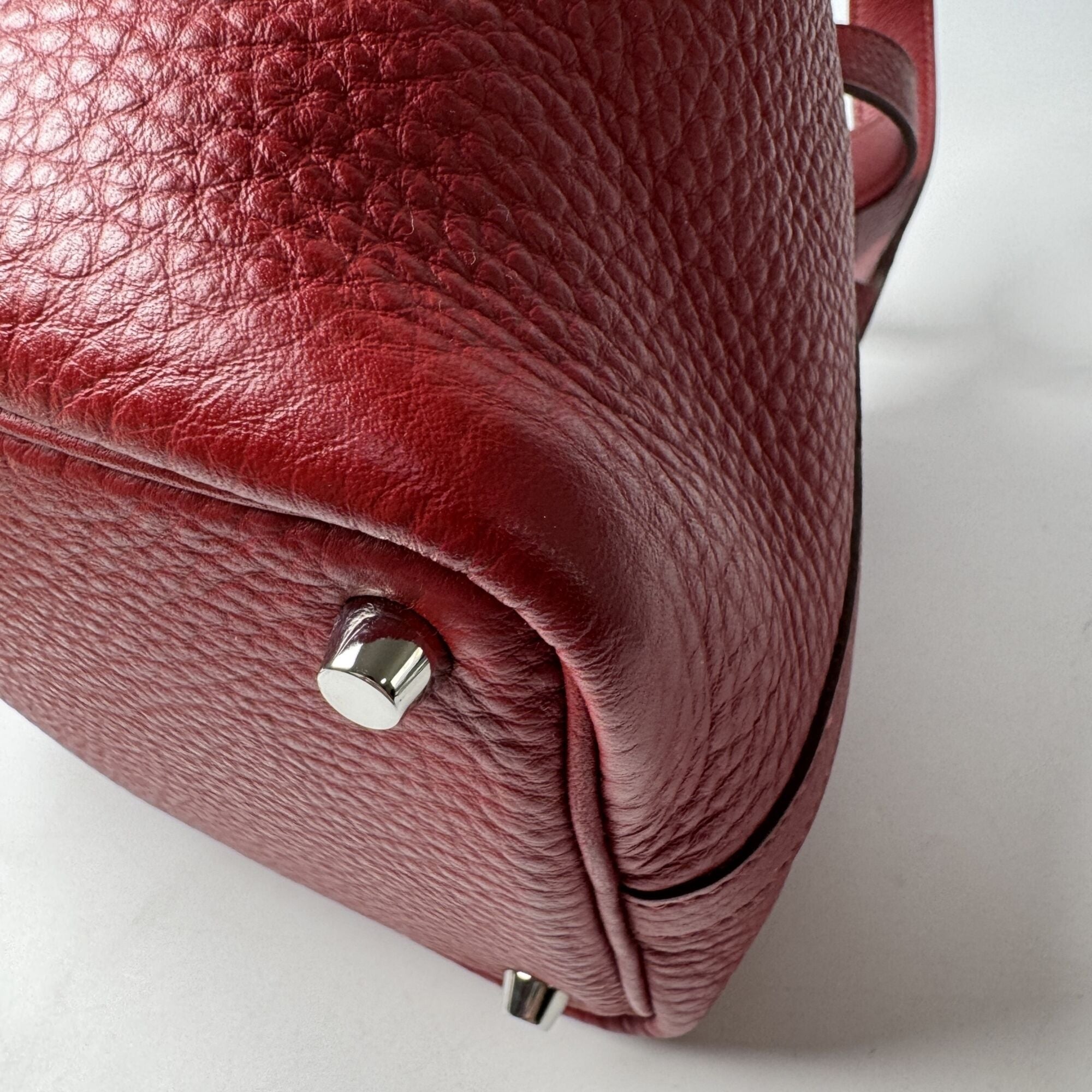 Hermes Rouge H Taurillon Clemence Leather Handbag (Pre-Owned)