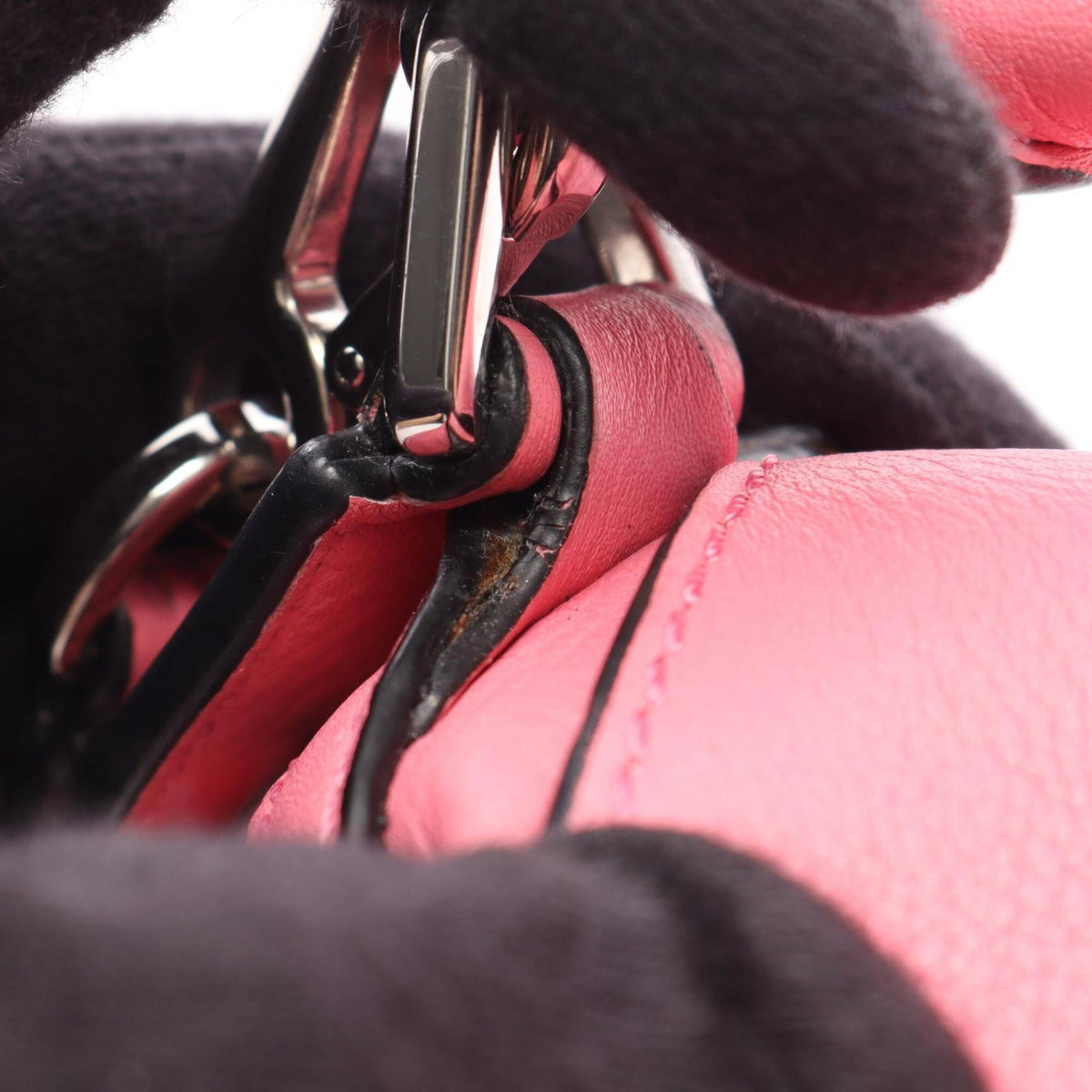 Loewe Pink Leather Handbag (Pre-Owned)