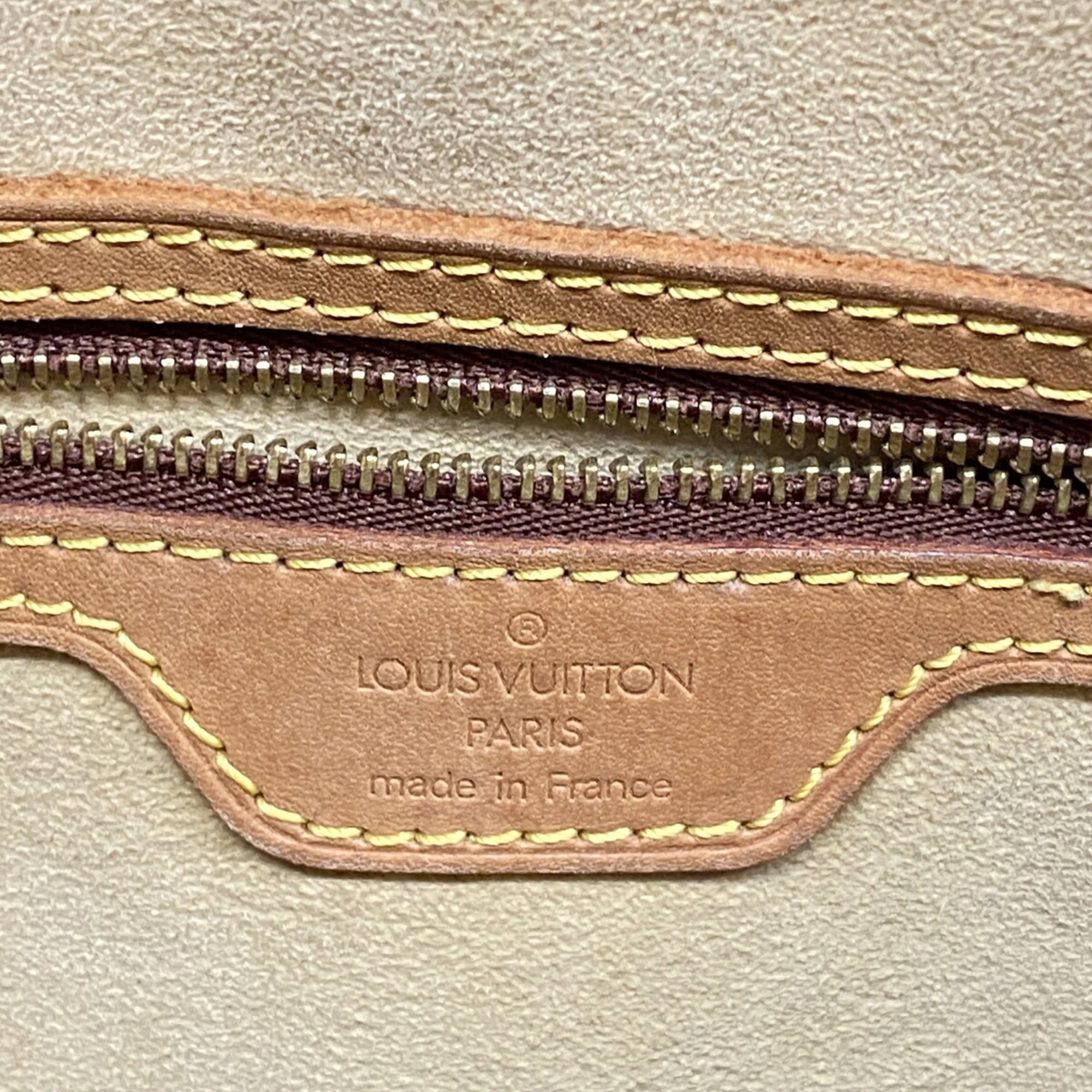 Louis Vuitton Brown Shoulder Bag (Pre-Owned)