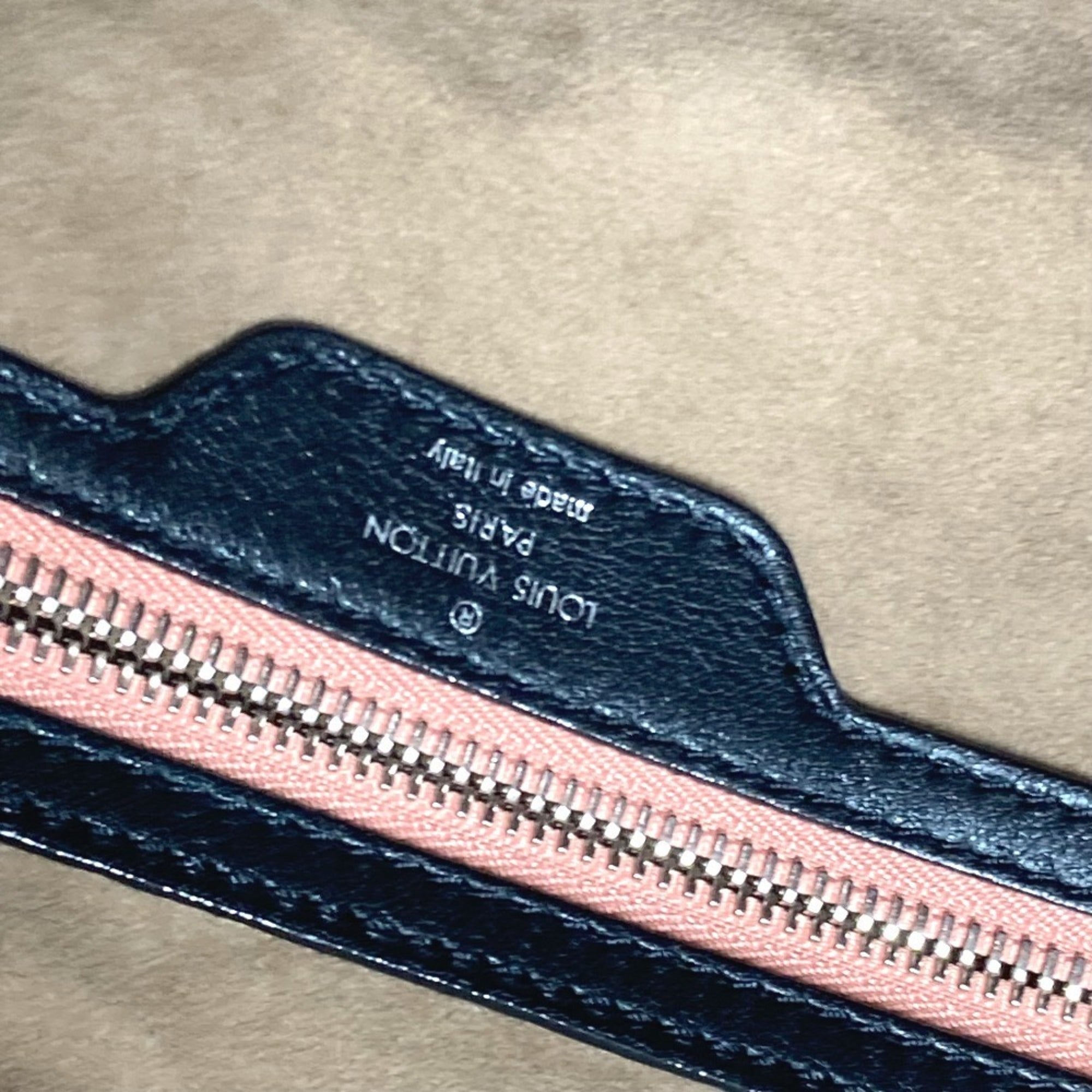 Louis Vuitton Black Pink Leather Shoulder Bag Tote Bag (Pre-Owned)