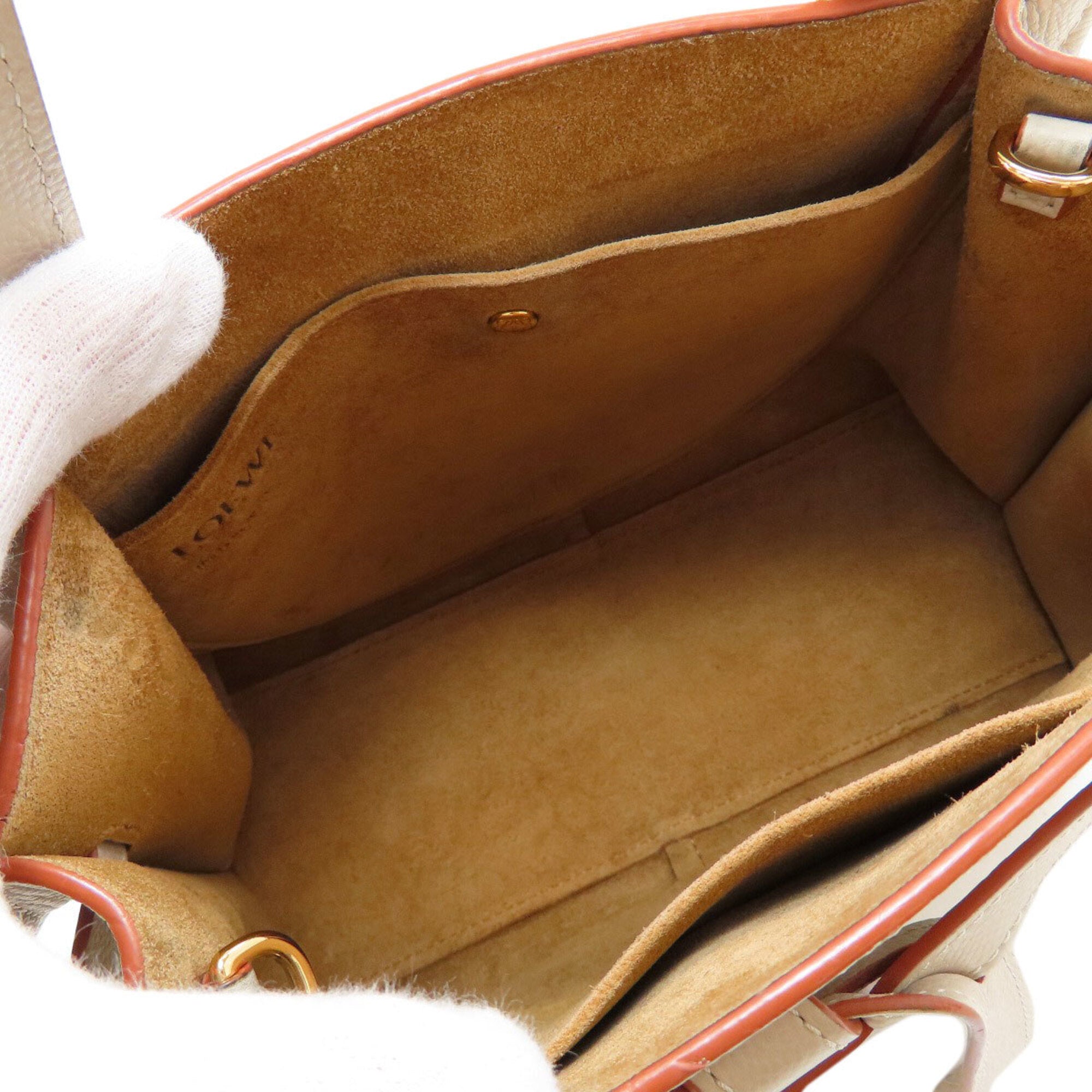 Loewe Cream Leather Handbag (Pre-Owned)