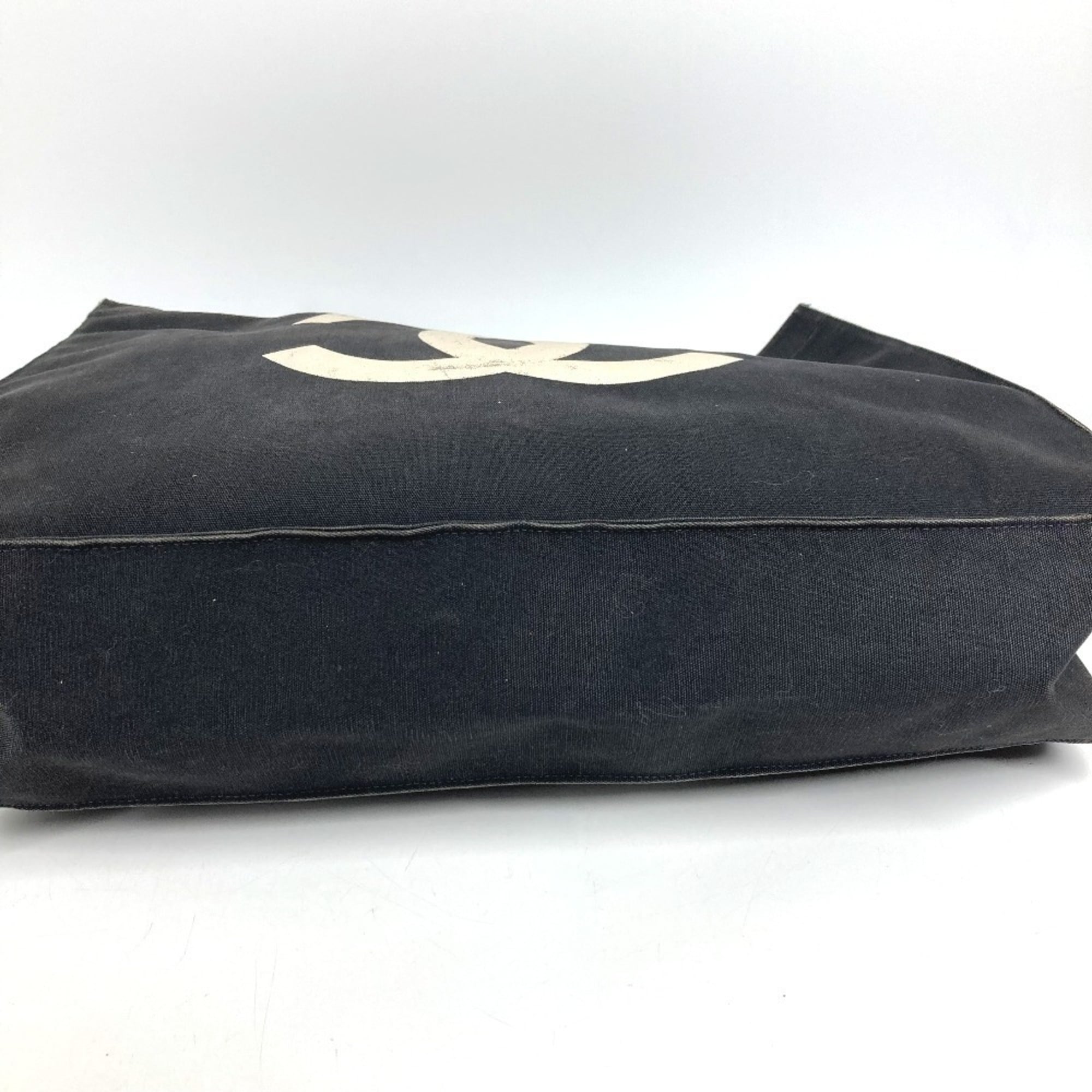 Chanel Black White Canvas Shoulder Bag Tote Bag (Pre-Owned)