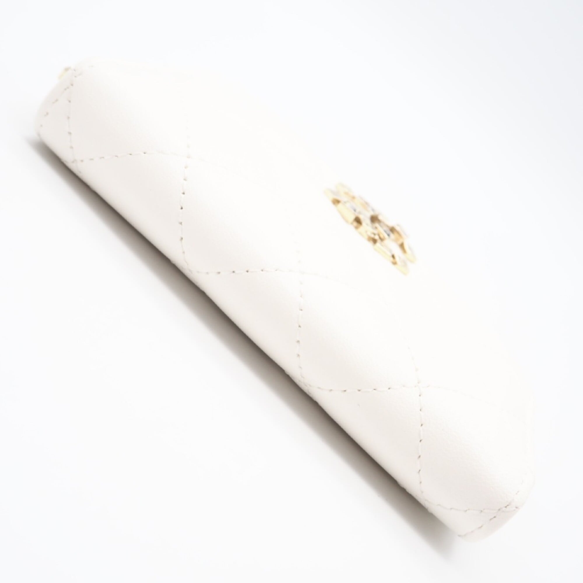 Chanel Matelasse White Leather Coin Purse/Coin Case (Pre-Owned)