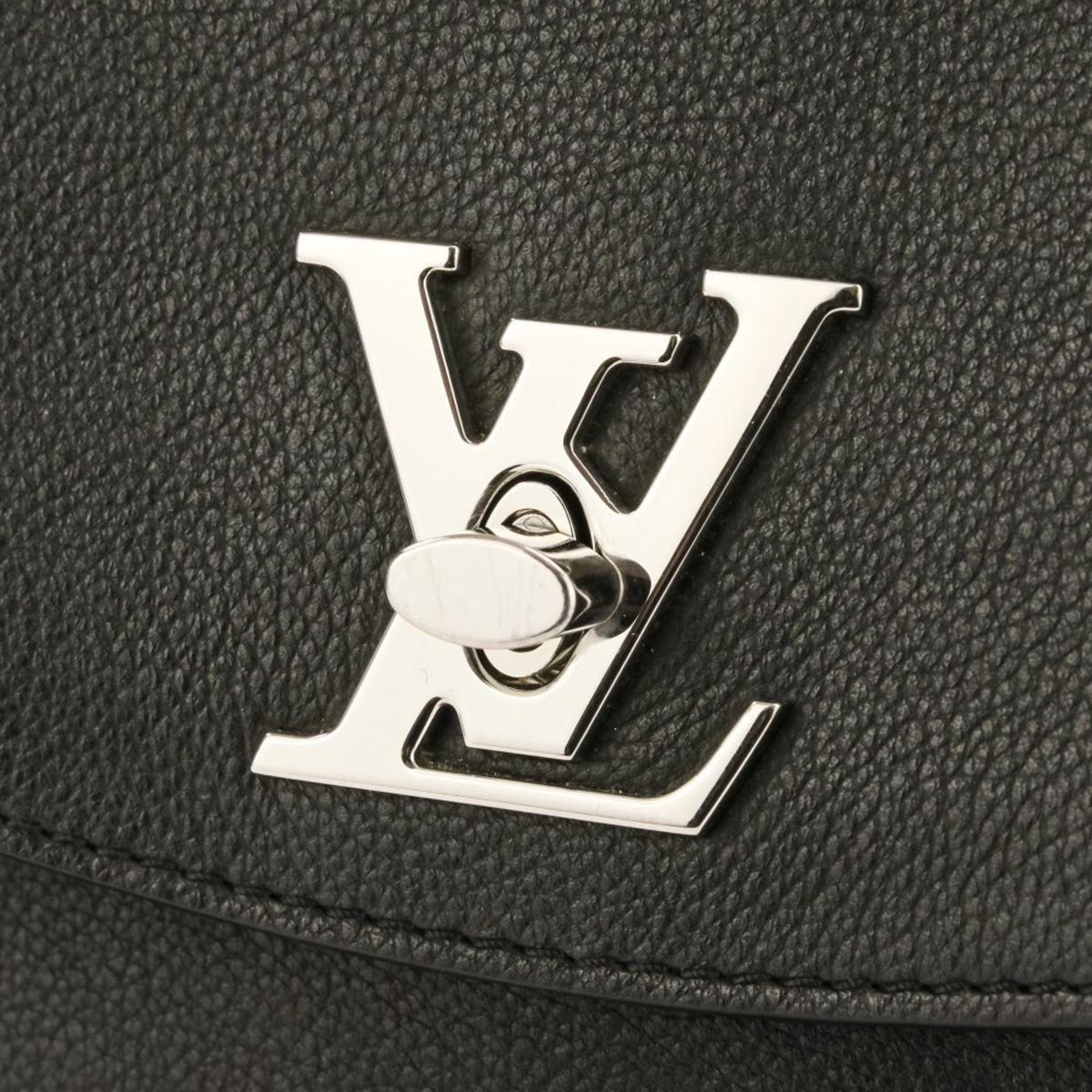 Louis Vuitton Black Leather Handbag Shoulder Bag (Pre-Owned)