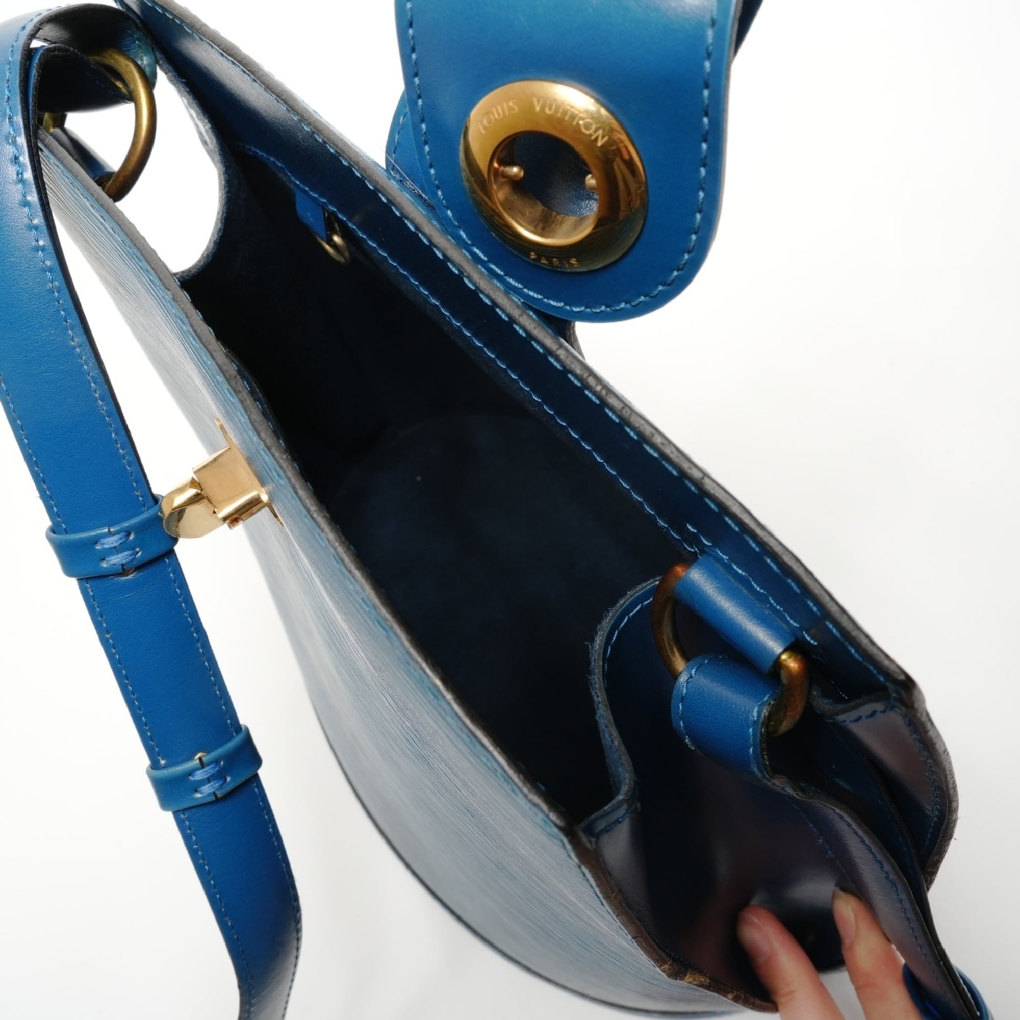 Louis Vuitton Epi Blue Epi Leather Shoulder Bag (Pre-Owned)