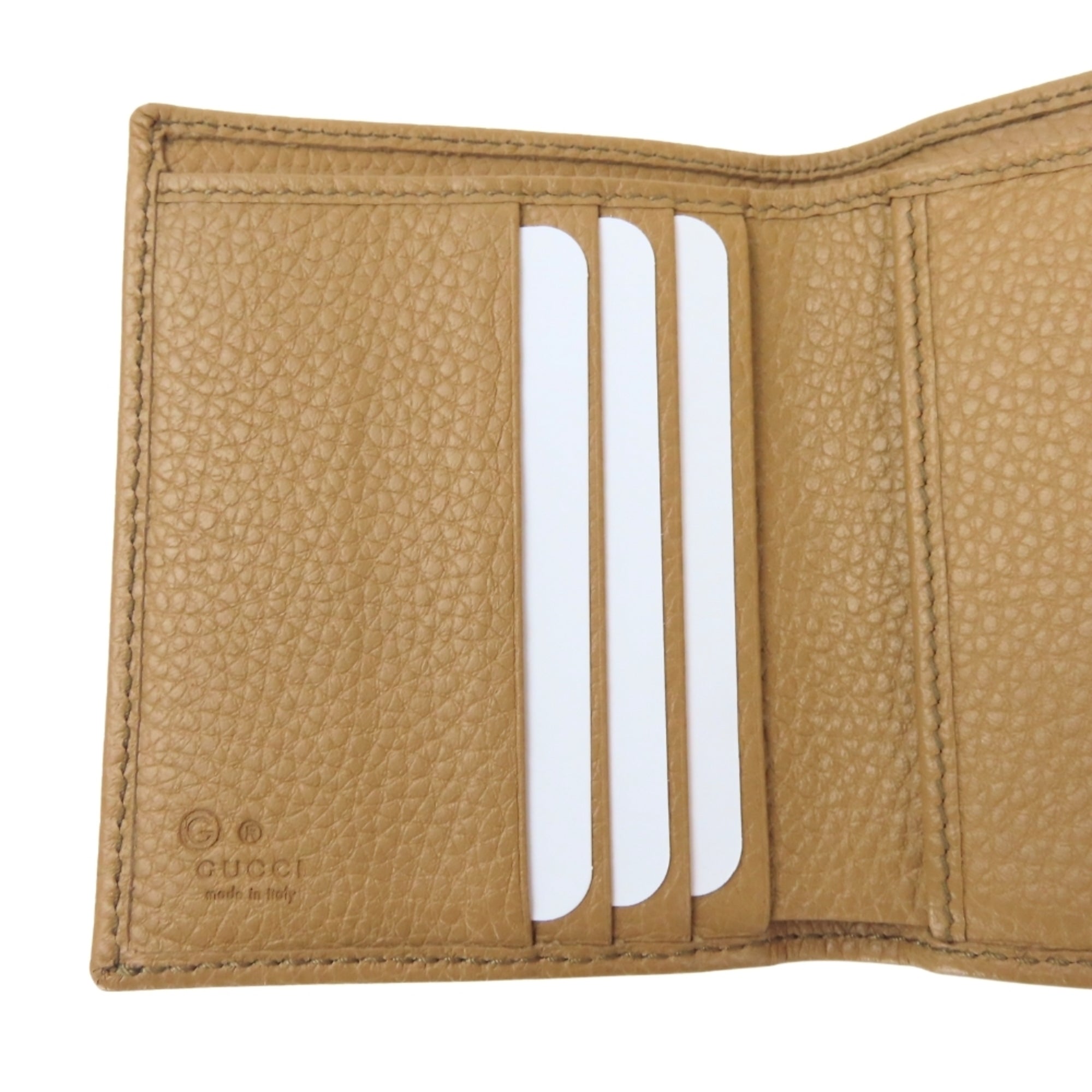 Gucci Beige Leather Wallet (Tri-Fold) (Pre-Owned)