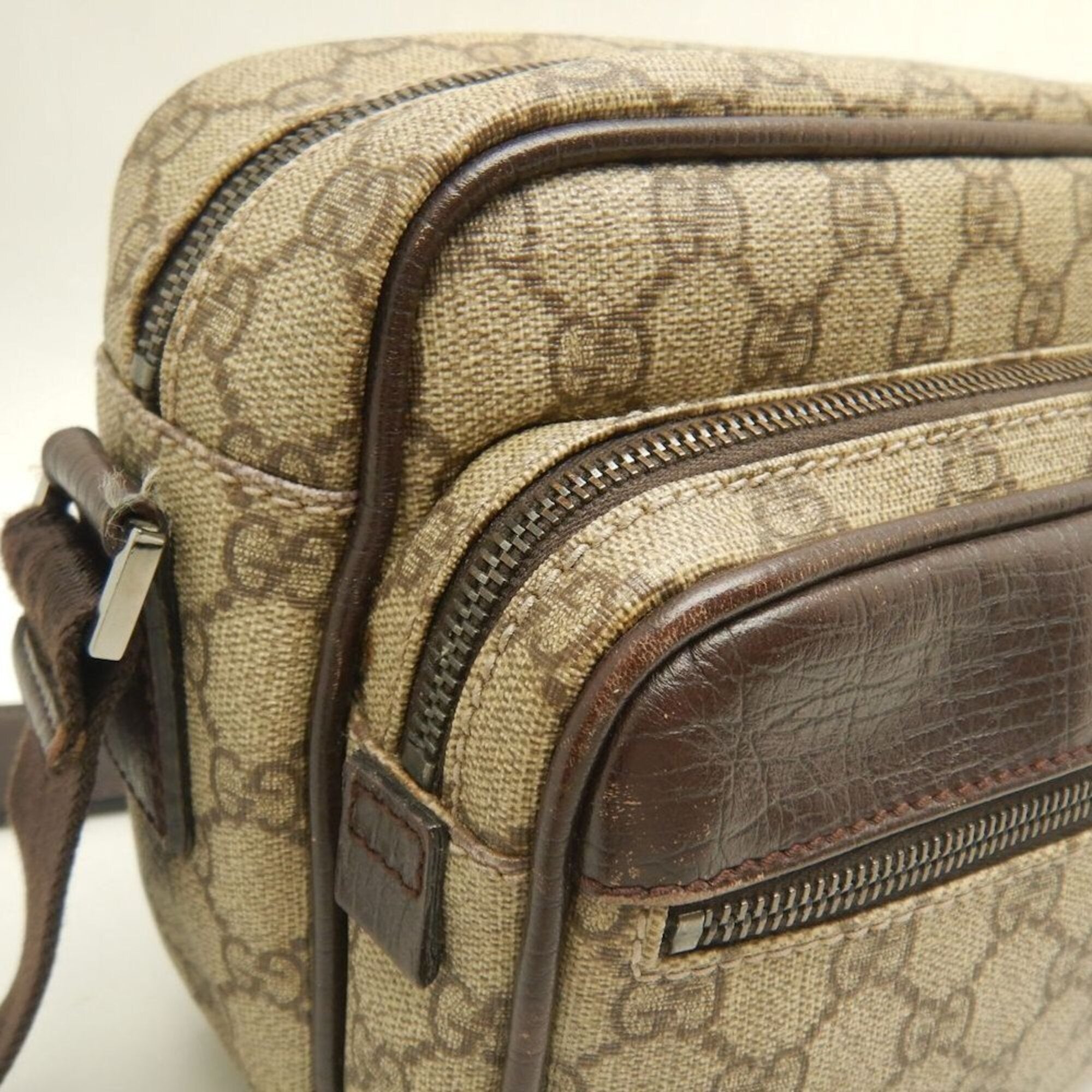 Gucci Brown Gg Supreme Shoulder Bag (Pre-Owned)