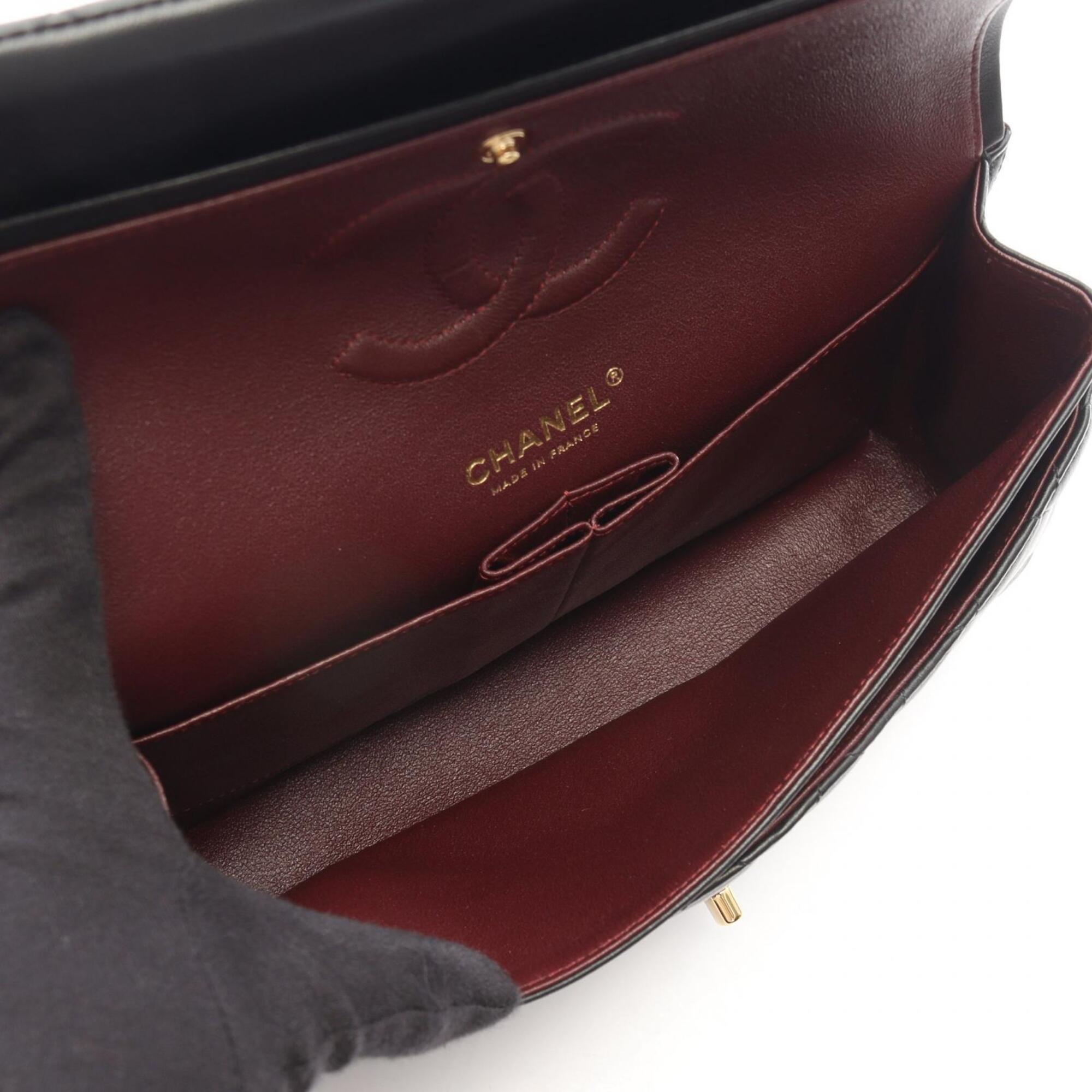 Chanel Black Leather Handbag Shoulder Bag (Pre-Owned)