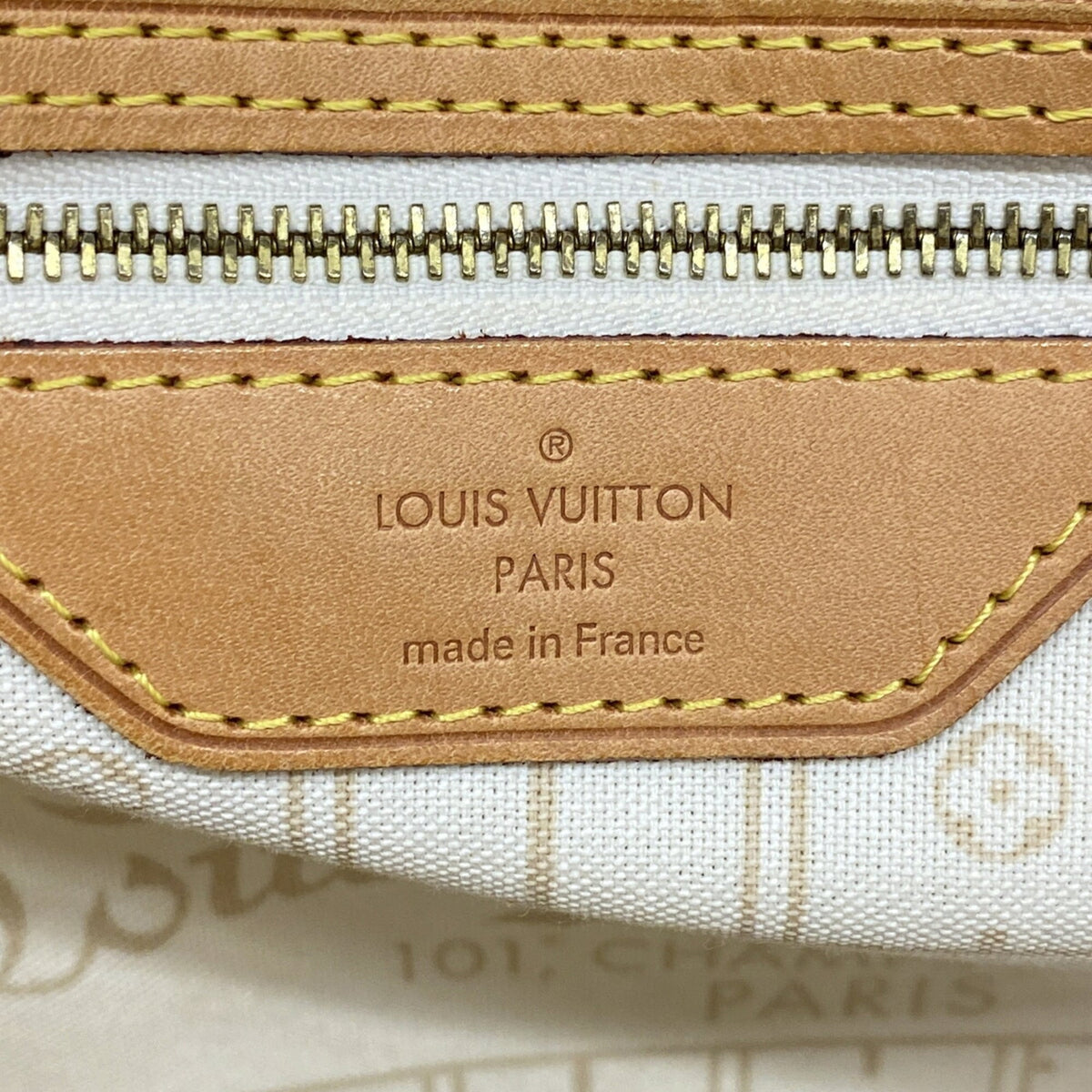 Louis Vuitton White Tote Bag (Pre-Owned)