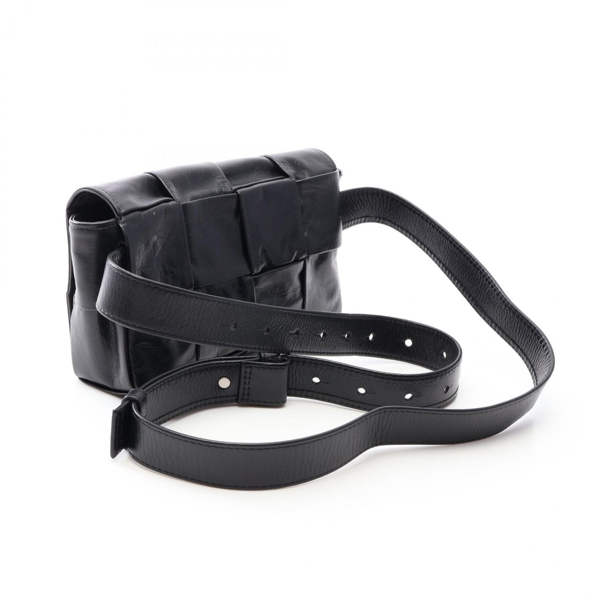 Bottega Veneta Black Leather Fanny Pack Handbag (Pre-Owned)