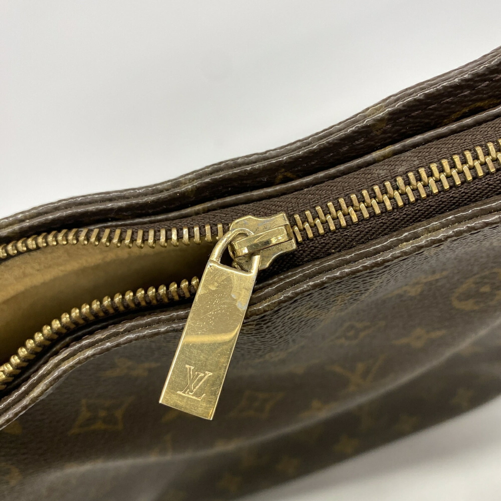 Louis Vuitton Brown Shoulder Bag (Pre-Owned)
