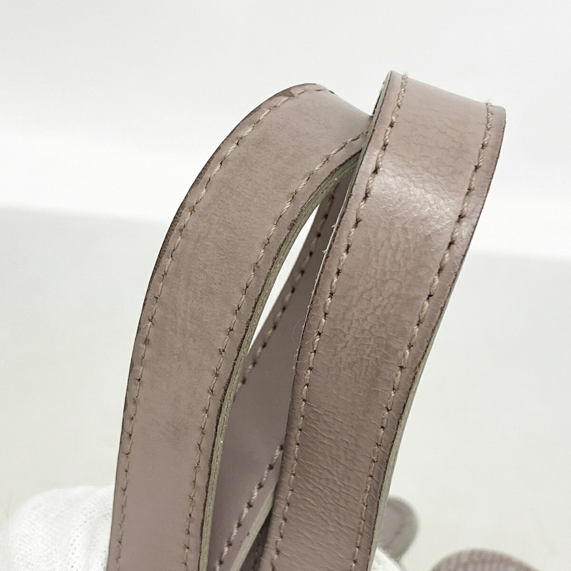 Louis Vuitton Lilac Handbag (Pre-Owned)