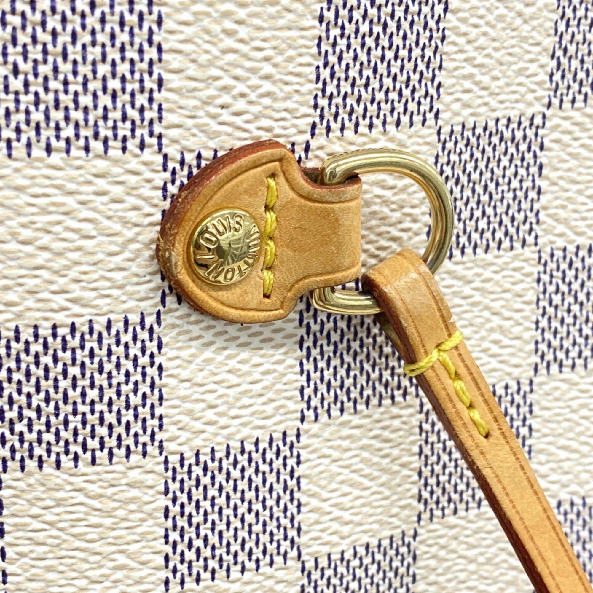 Louis Vuitton White Tote Bag (Pre-Owned)