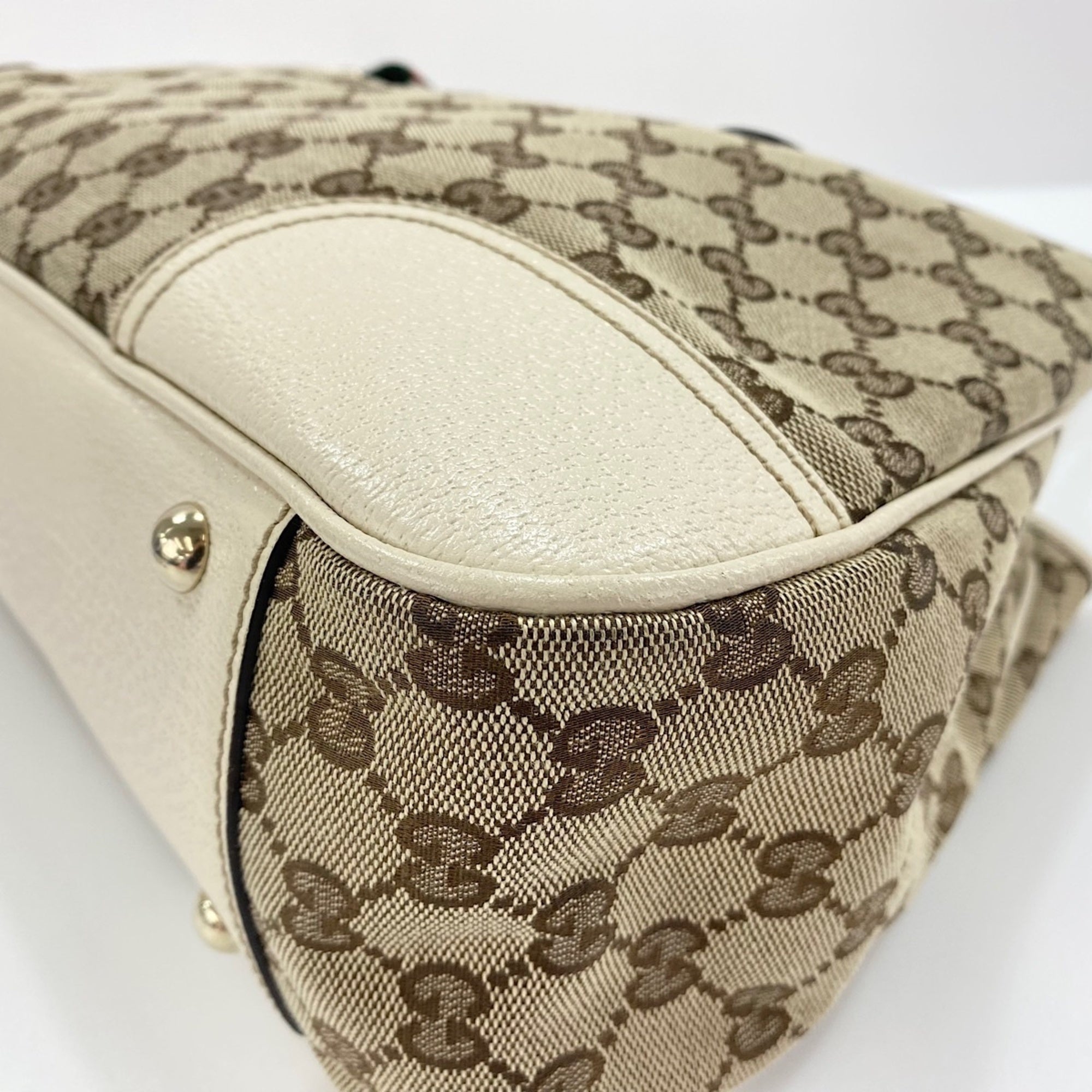 Gucci Beige Shoulder Bag (Pre-Owned)