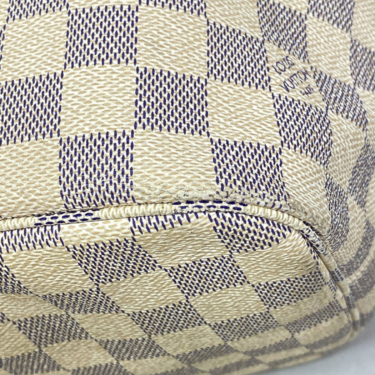 Louis Vuitton White Tote Bag (Pre-Owned)
