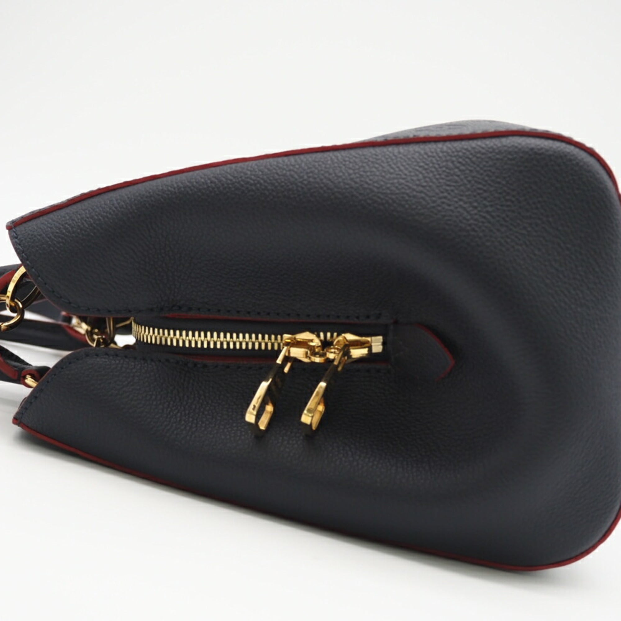 Louis Vuitton Navy Red Color Leather Shoulder Bag (Pre-Owned)