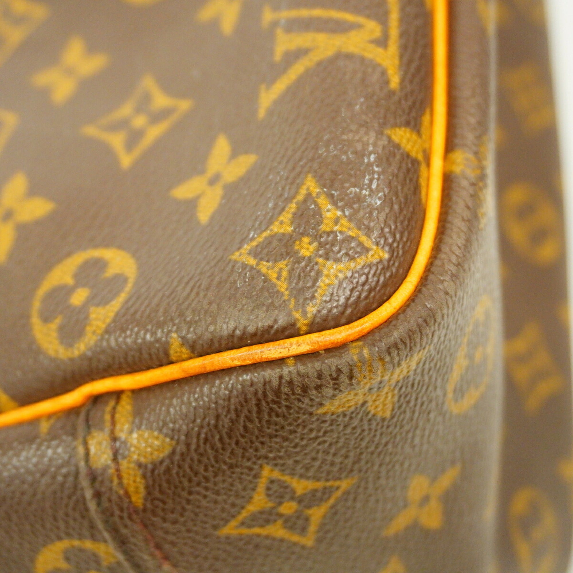 Louis Vuitton Brown Handbag (Pre-Owned)